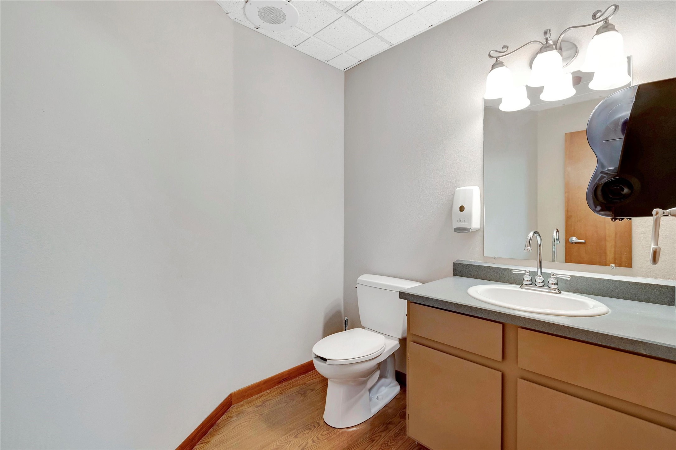 690 Sw Higgins Avenue E&f Property Photo 30