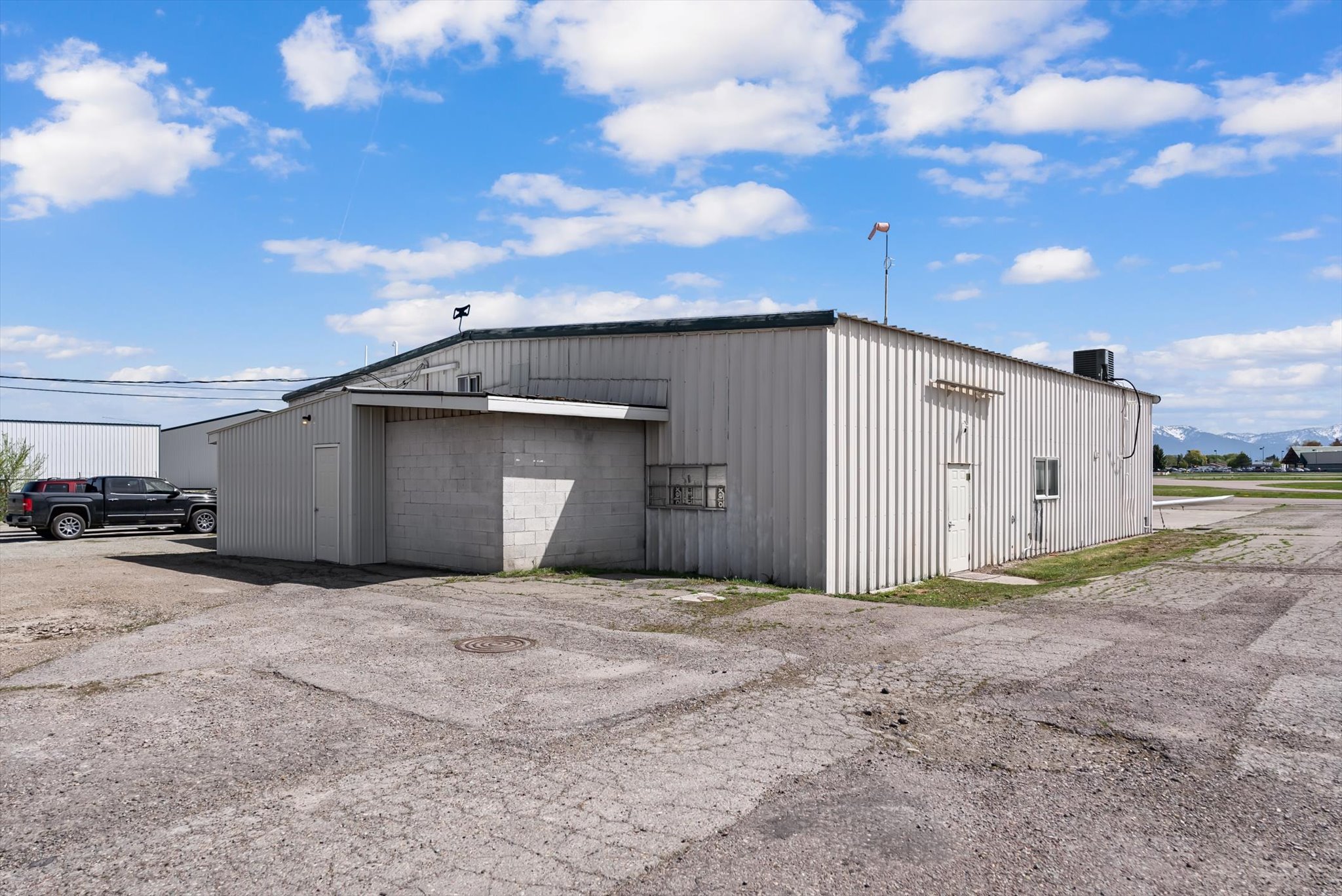 1893 Airport Road Property Photo 6