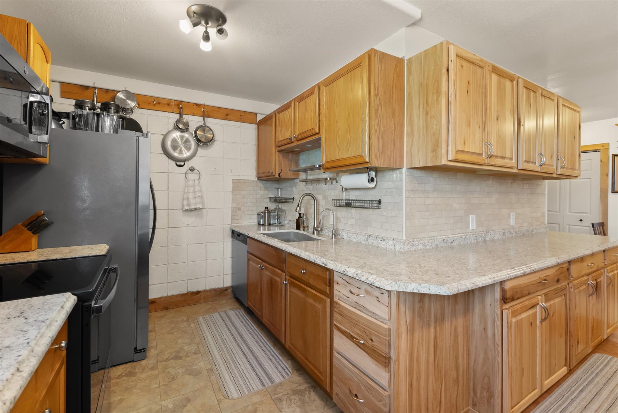 1893 Airport Road Property Photo 19
