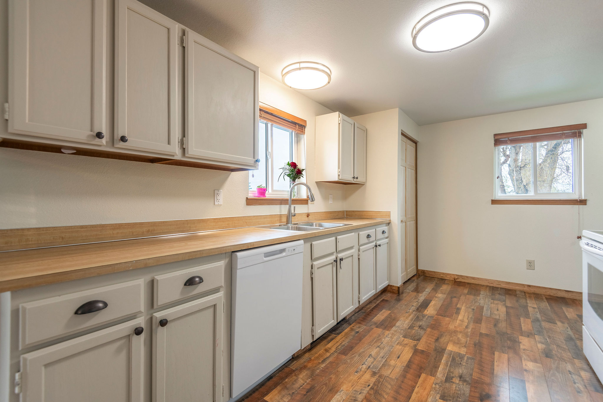 4 Rocky Mountain Drive Property Photo 4