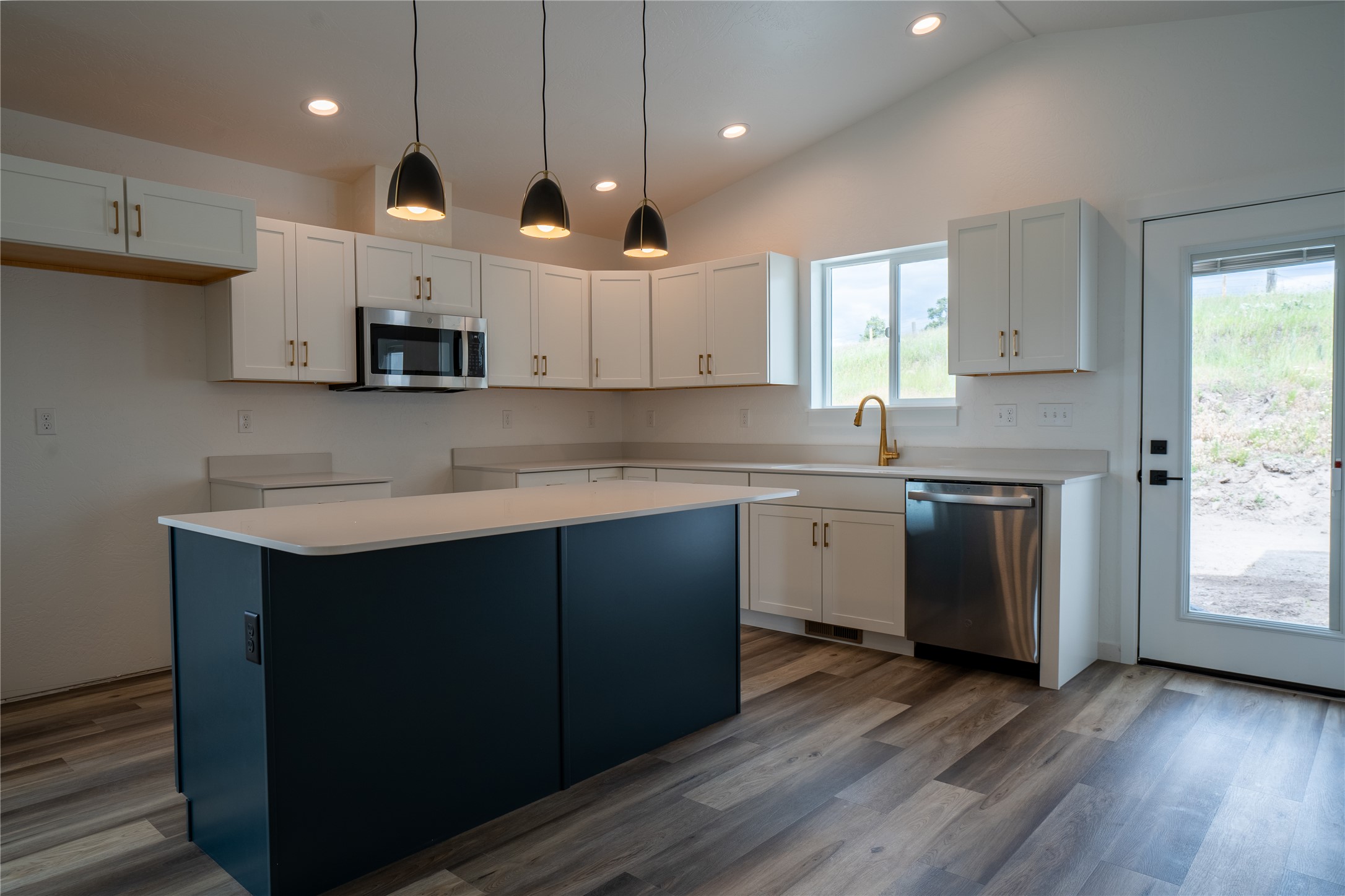 2227 Black Bird Lane Property Photo 1