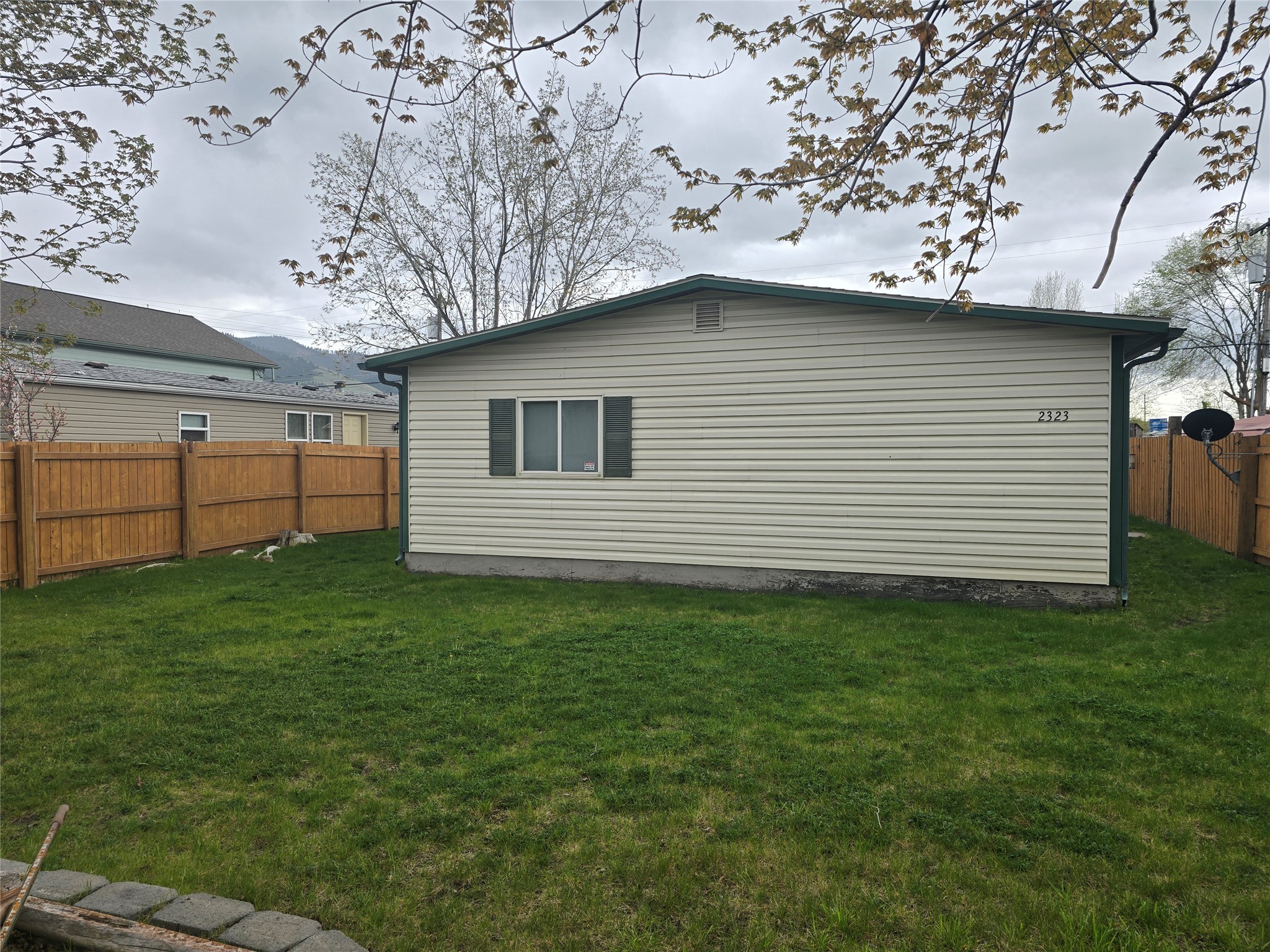 2323 Harve Avenue Property Photo