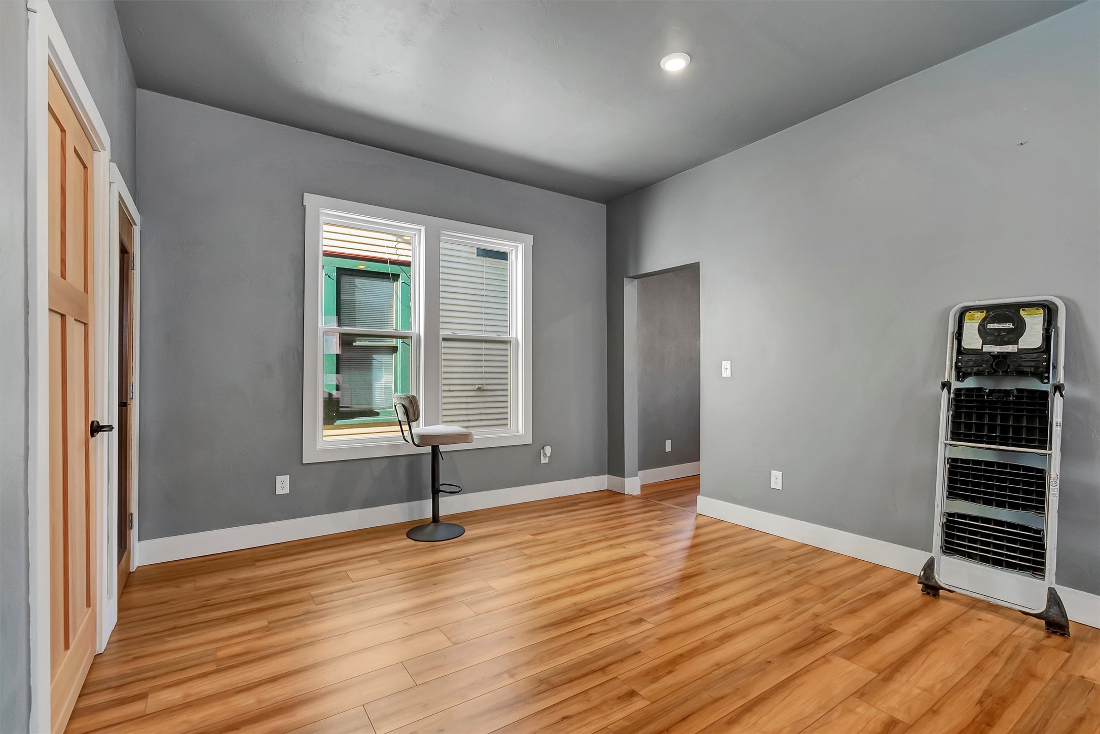 232 N 1st Street W Property Photo 7