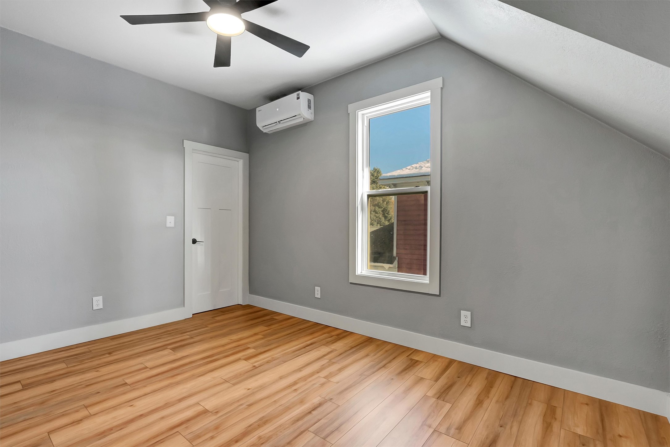 232 N 1st Street W Property Photo 11