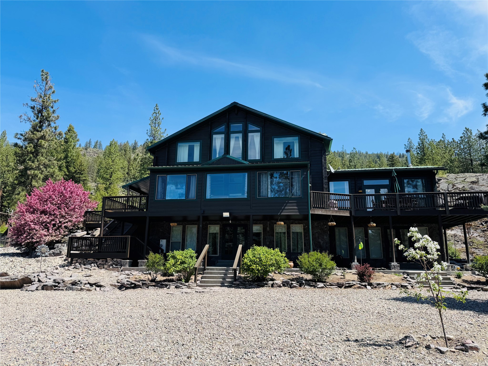 6961 Mt Highway 200 Property Photo