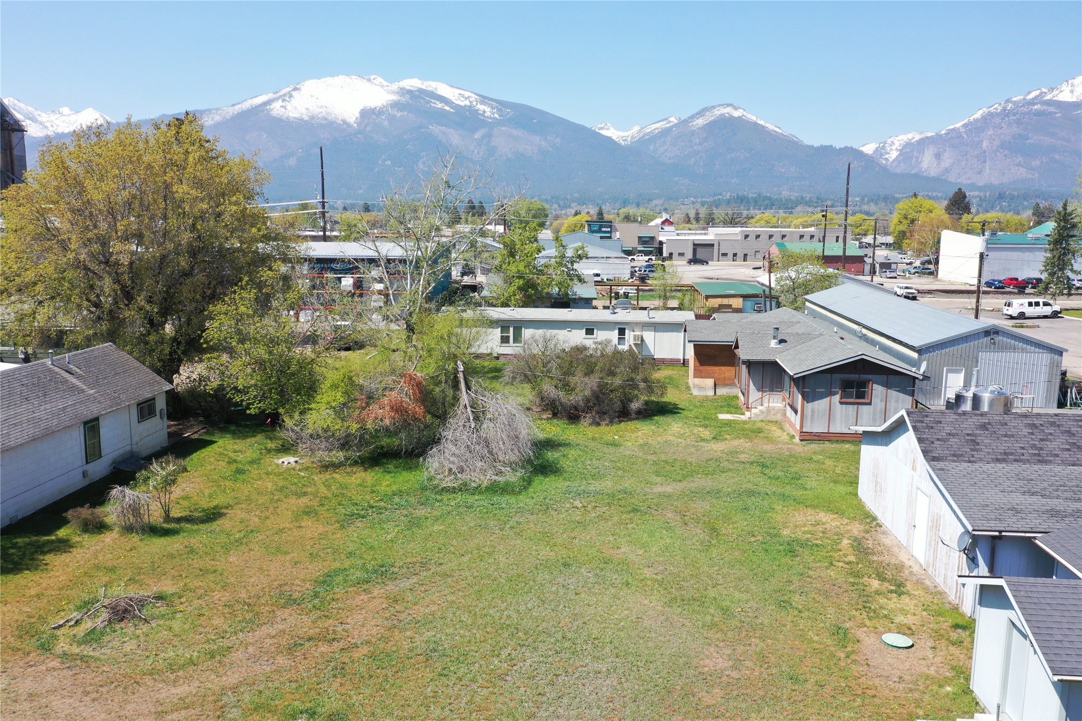 211, 122, 124, 126 Flower Street Property Photo 2