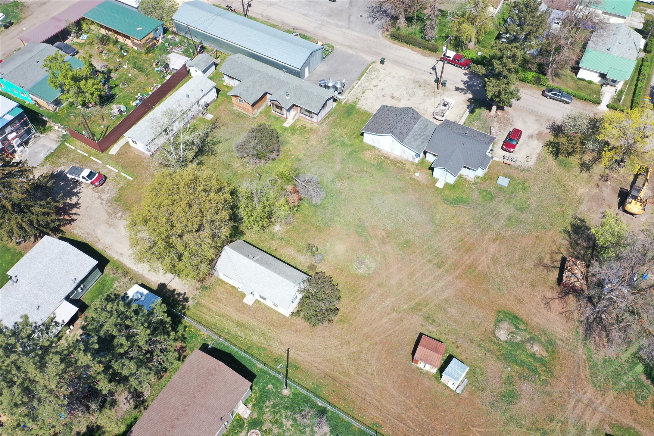 211, 122, 124, 126 Flower Street Property Photo 7