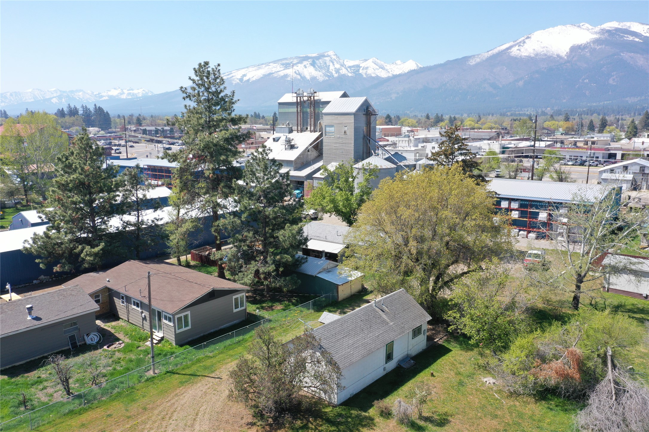 211, 122, 124, 126 Flower Street Property Photo 10