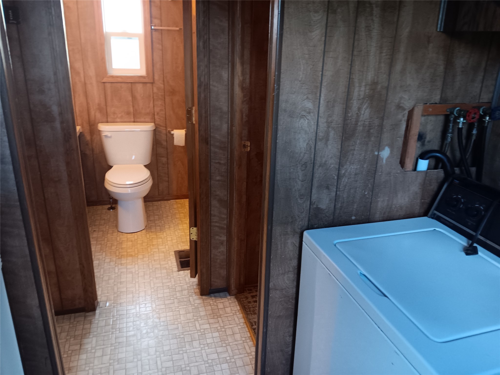 211, 122, 124, 126 Flower Street Property Photo 70