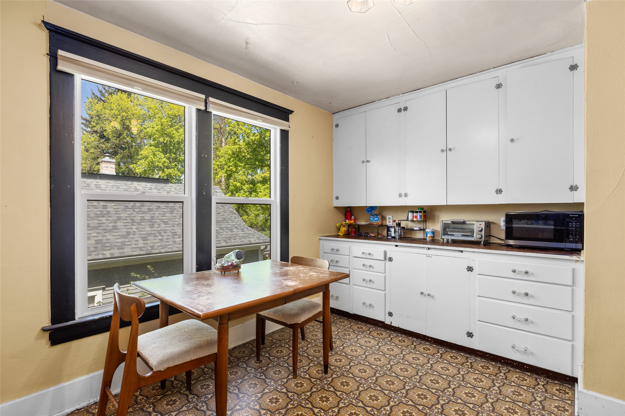 528 3rd Avenue E Property Photo 3
