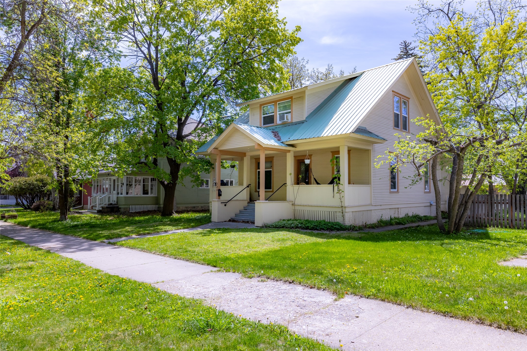528 3rd Avenue E Property Photo 18