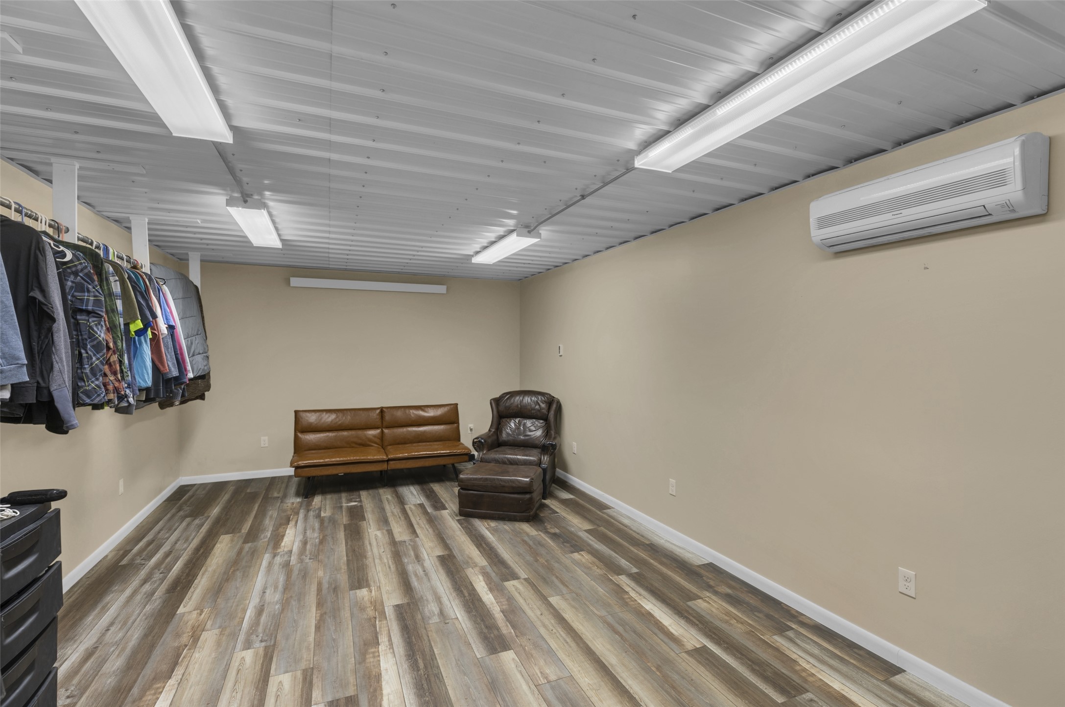 1101 N Anderson Avenue Property Photo 18