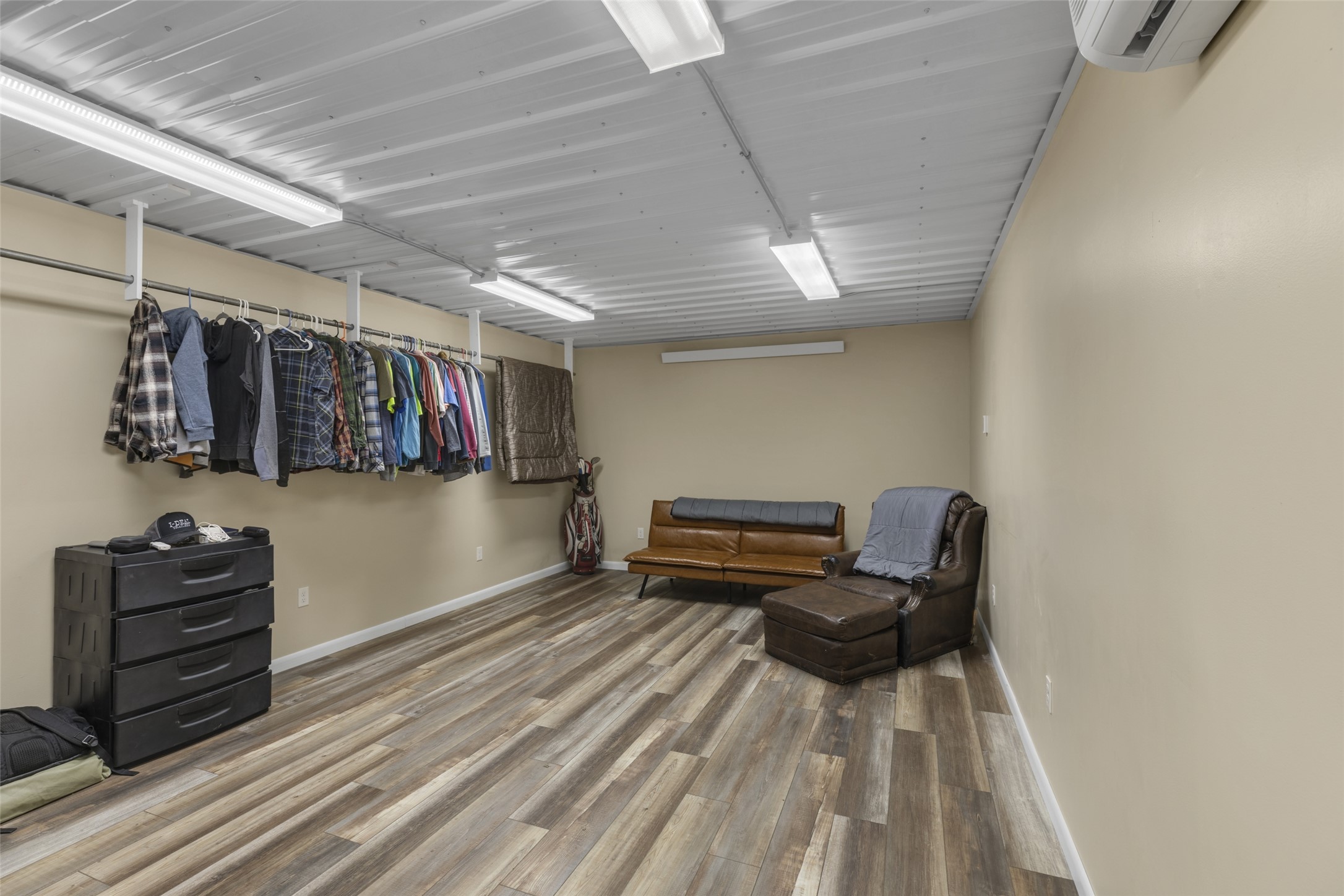1101 N Anderson Avenue Property Photo 19