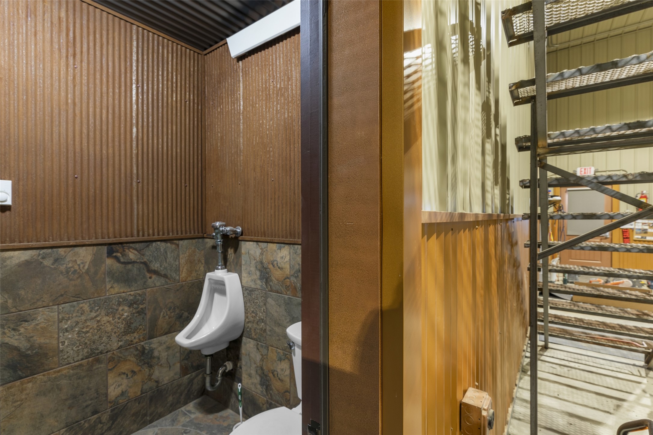 1101 N Anderson Avenue Property Photo 23