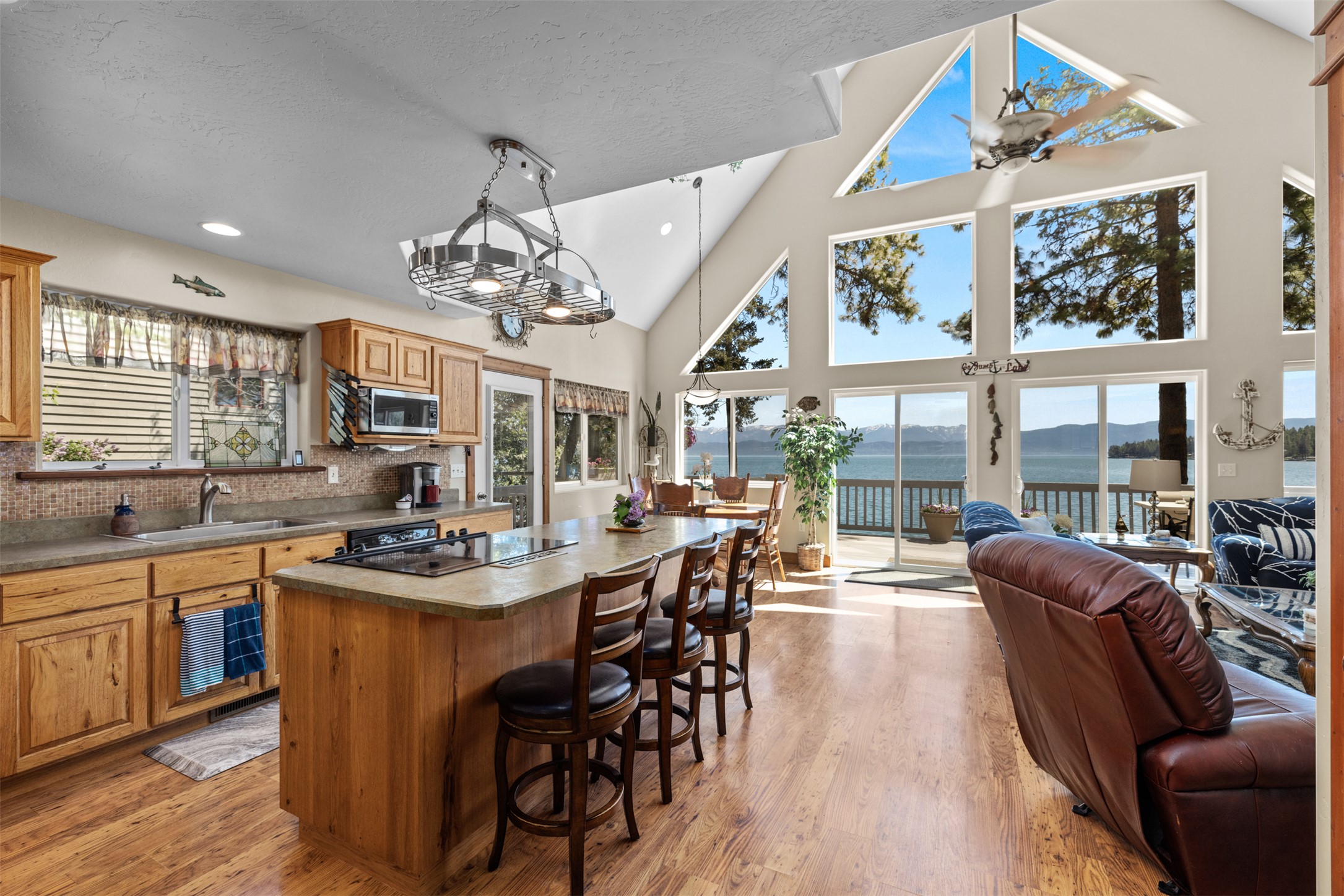 941 Lakeside Boulevard Property Photo 14
