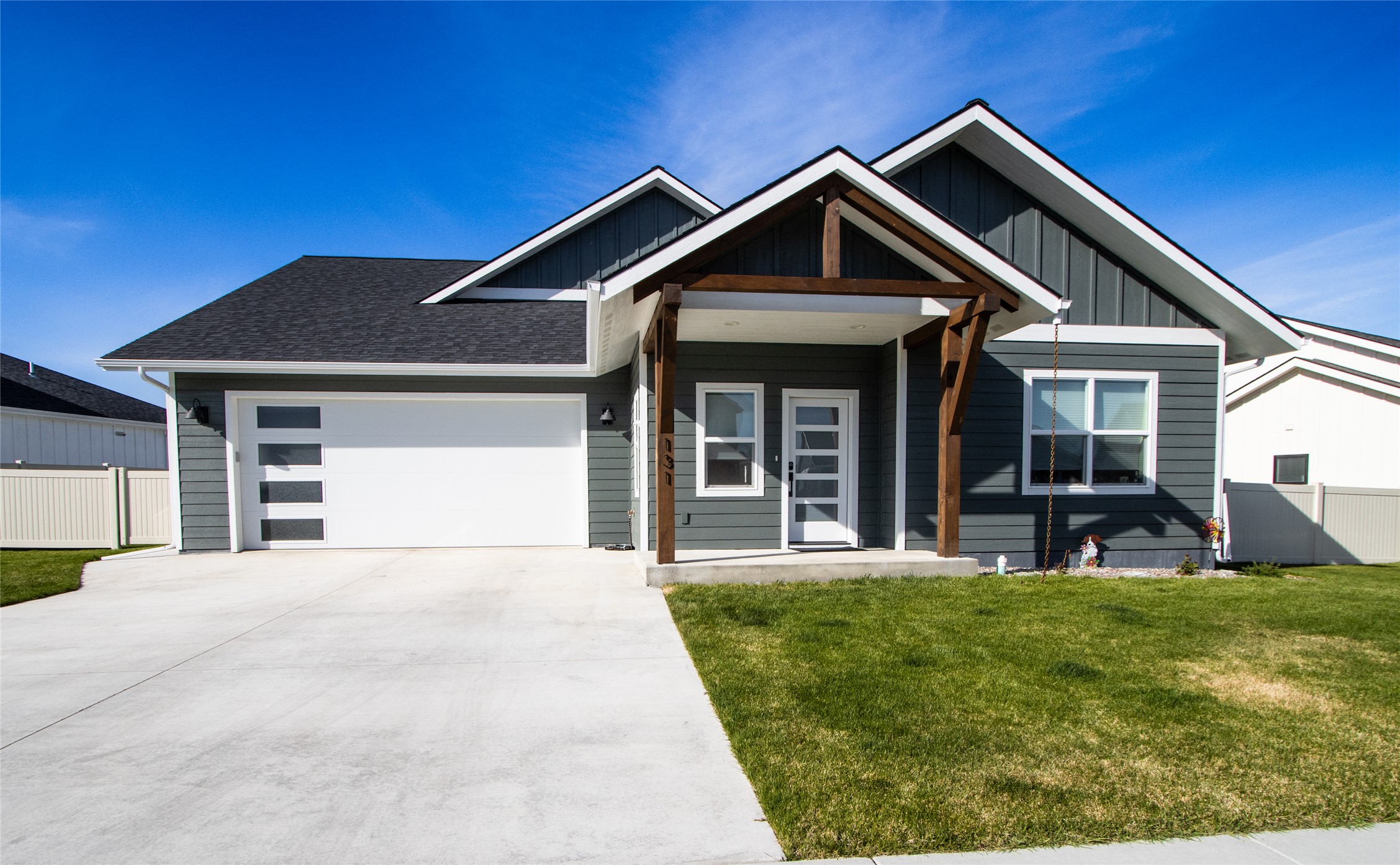 131 Owl Loop Property Photo 1