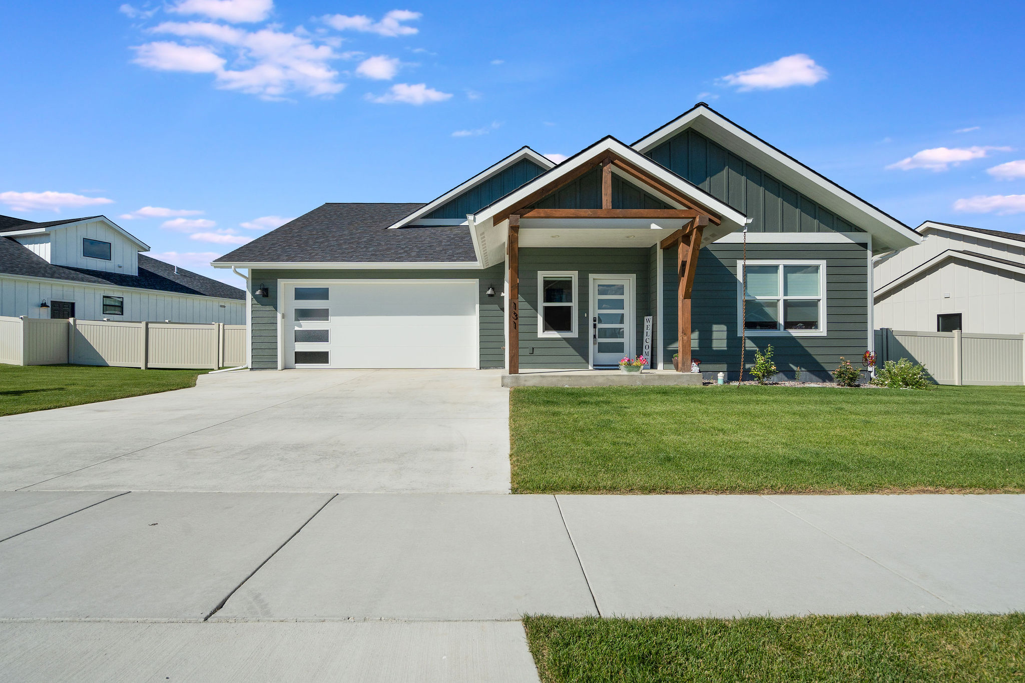 131 Owl Loop Property Photo 1