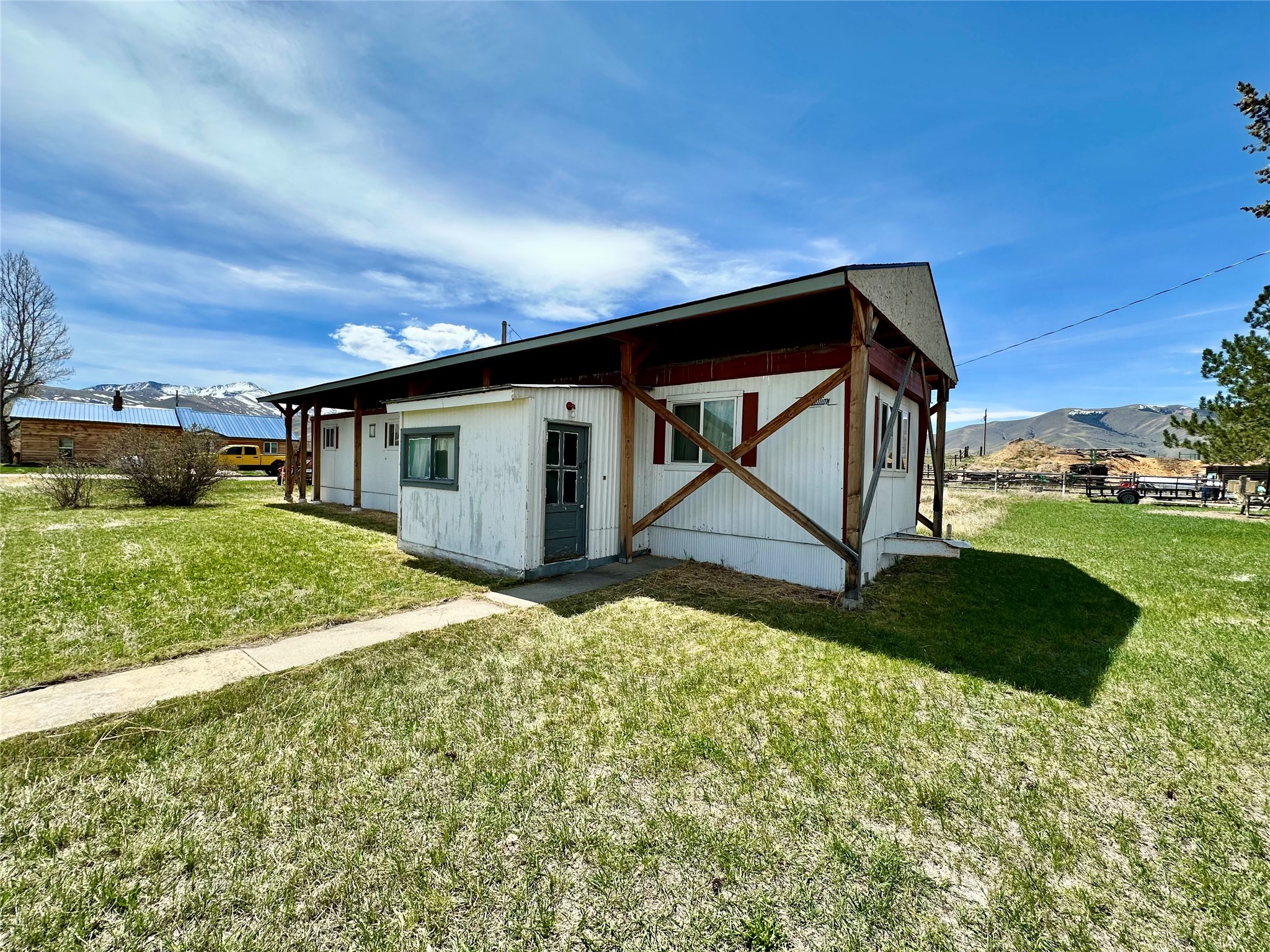 511 N Grover Cleveland Street Property Photo