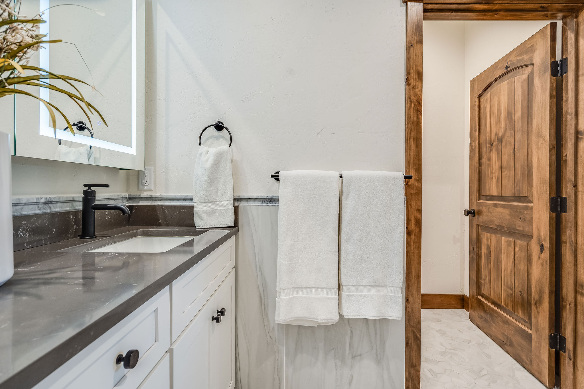 914 2nd Street E Property Photo 25