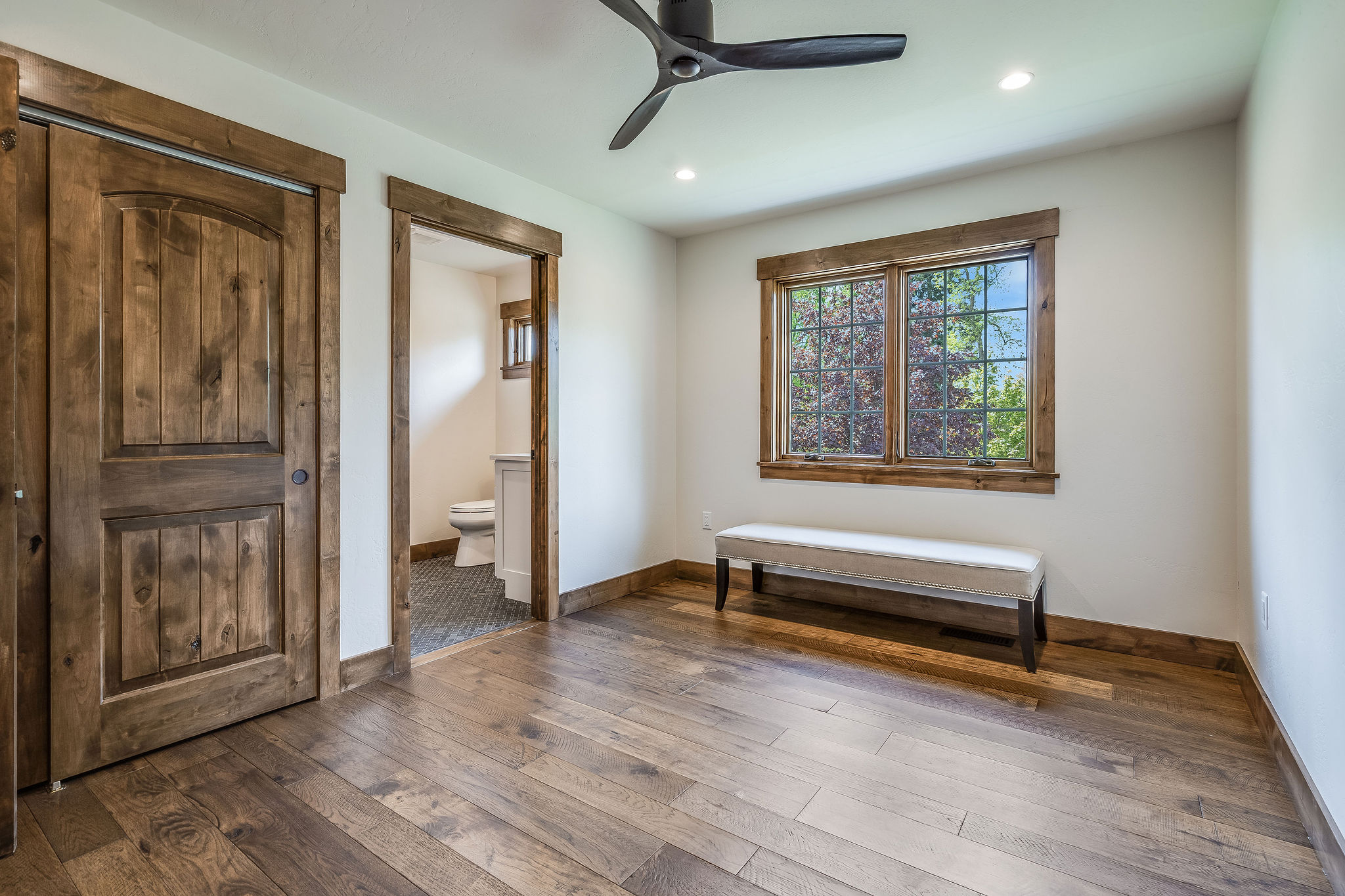 914 2nd Street E Property Photo 42