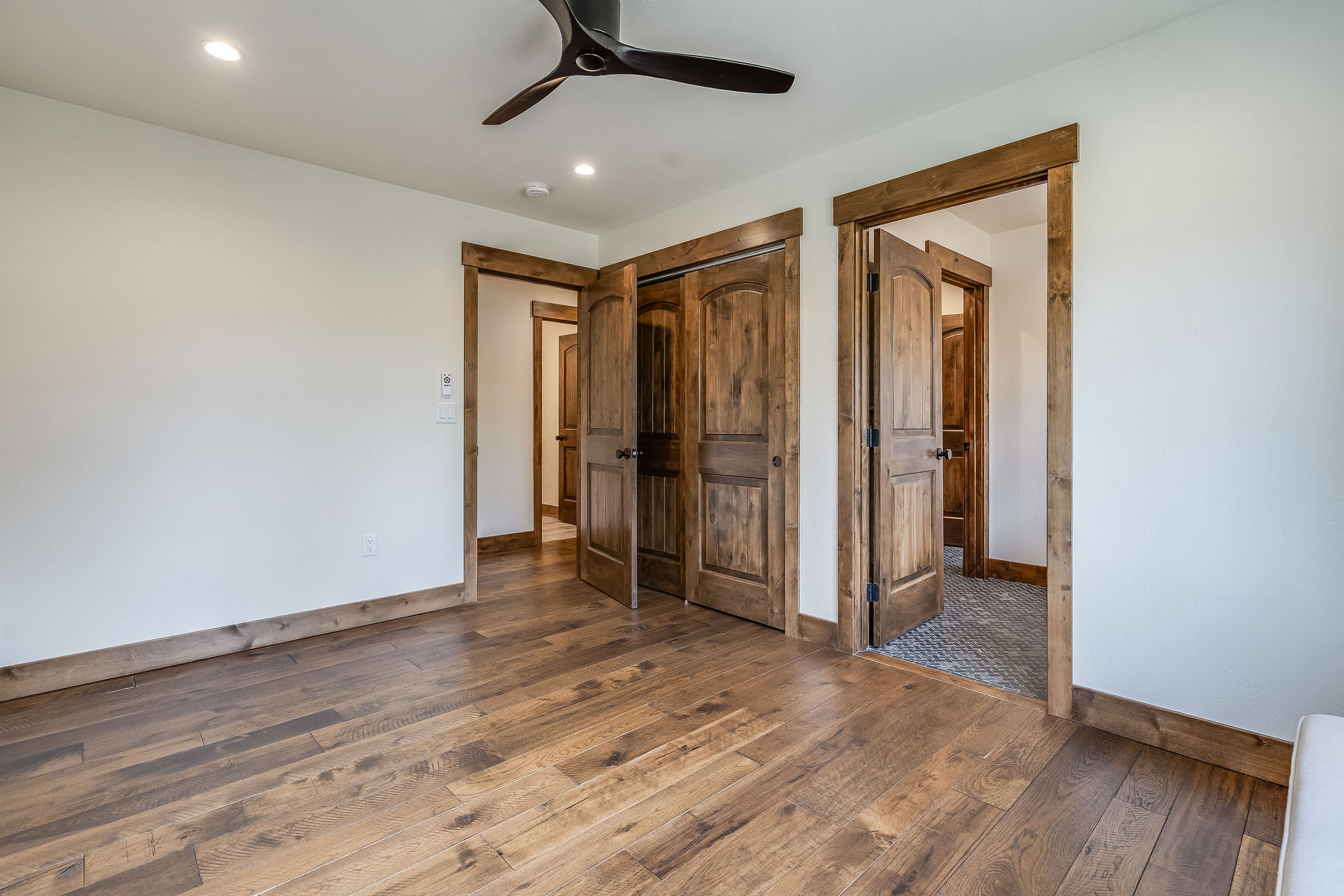 914 2nd Street E Property Photo 43