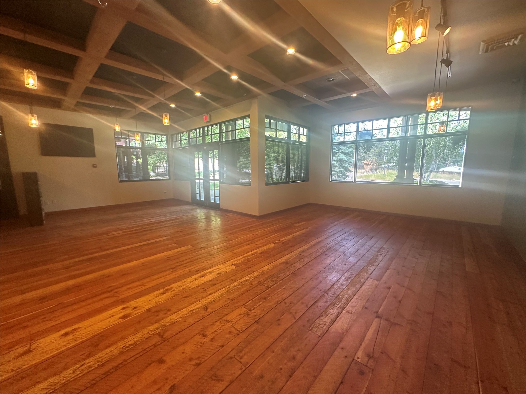 306 Stoner Loop Property Photo 3