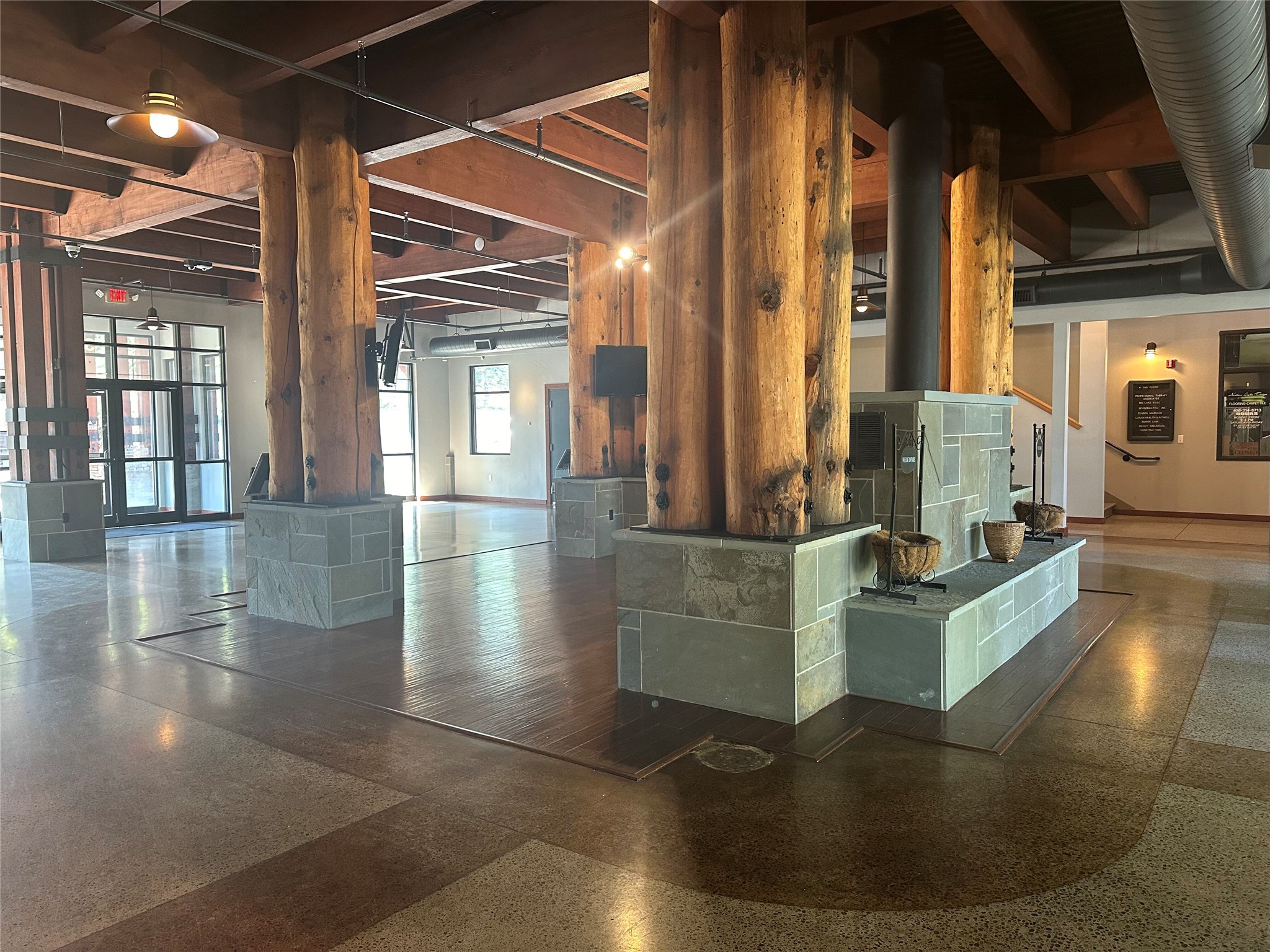 306 Stoner Loop Property Photo 17