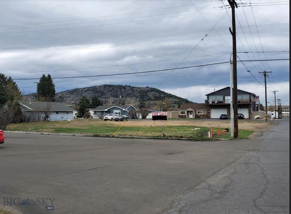 3302 Busch Street Property Photo 1