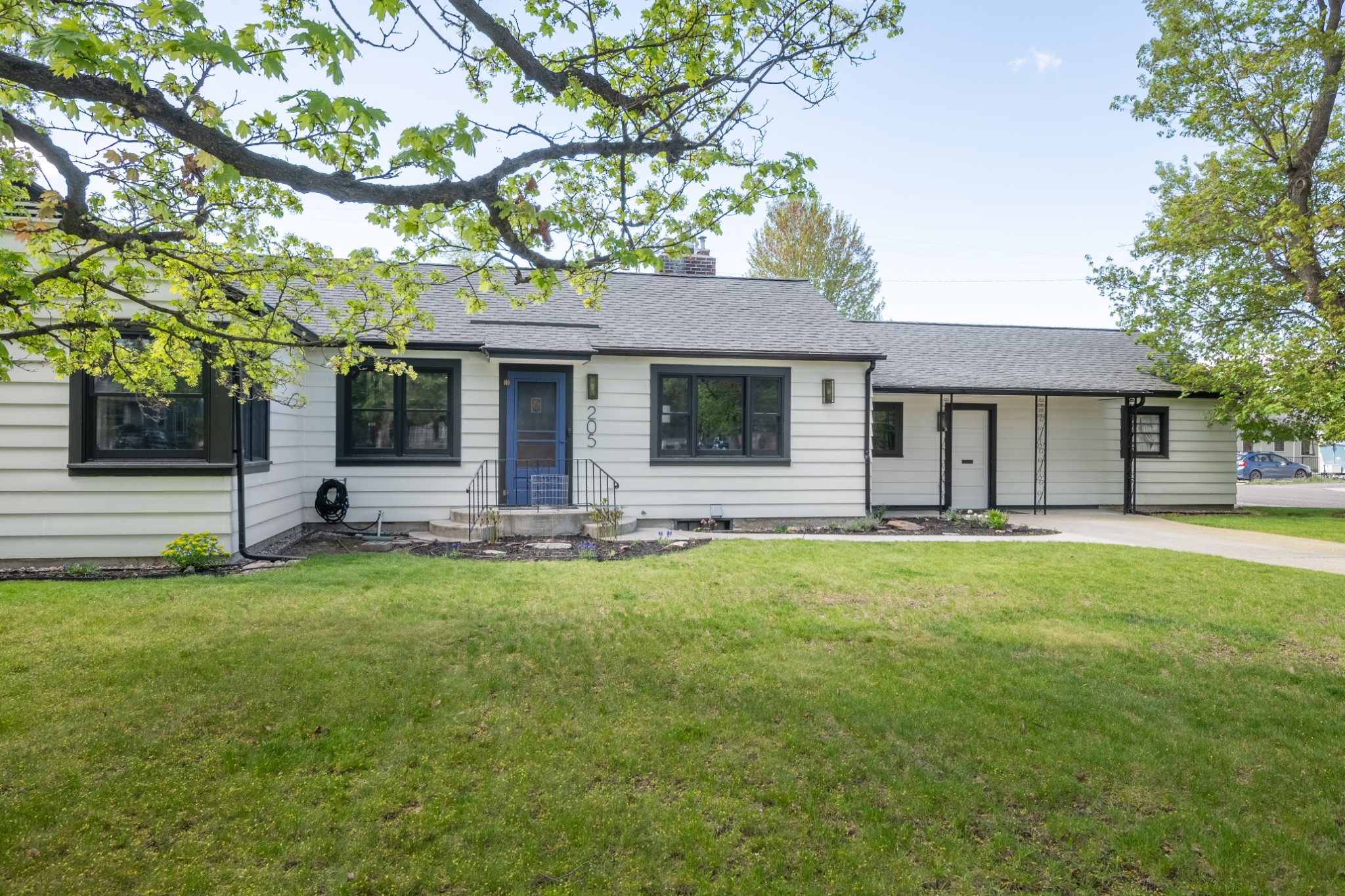 205 Woodworth Avenue Property Photo
