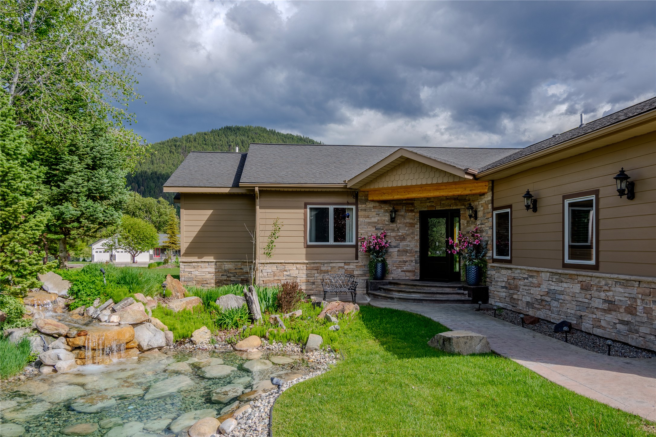 700 Airfield Road Property Photo
