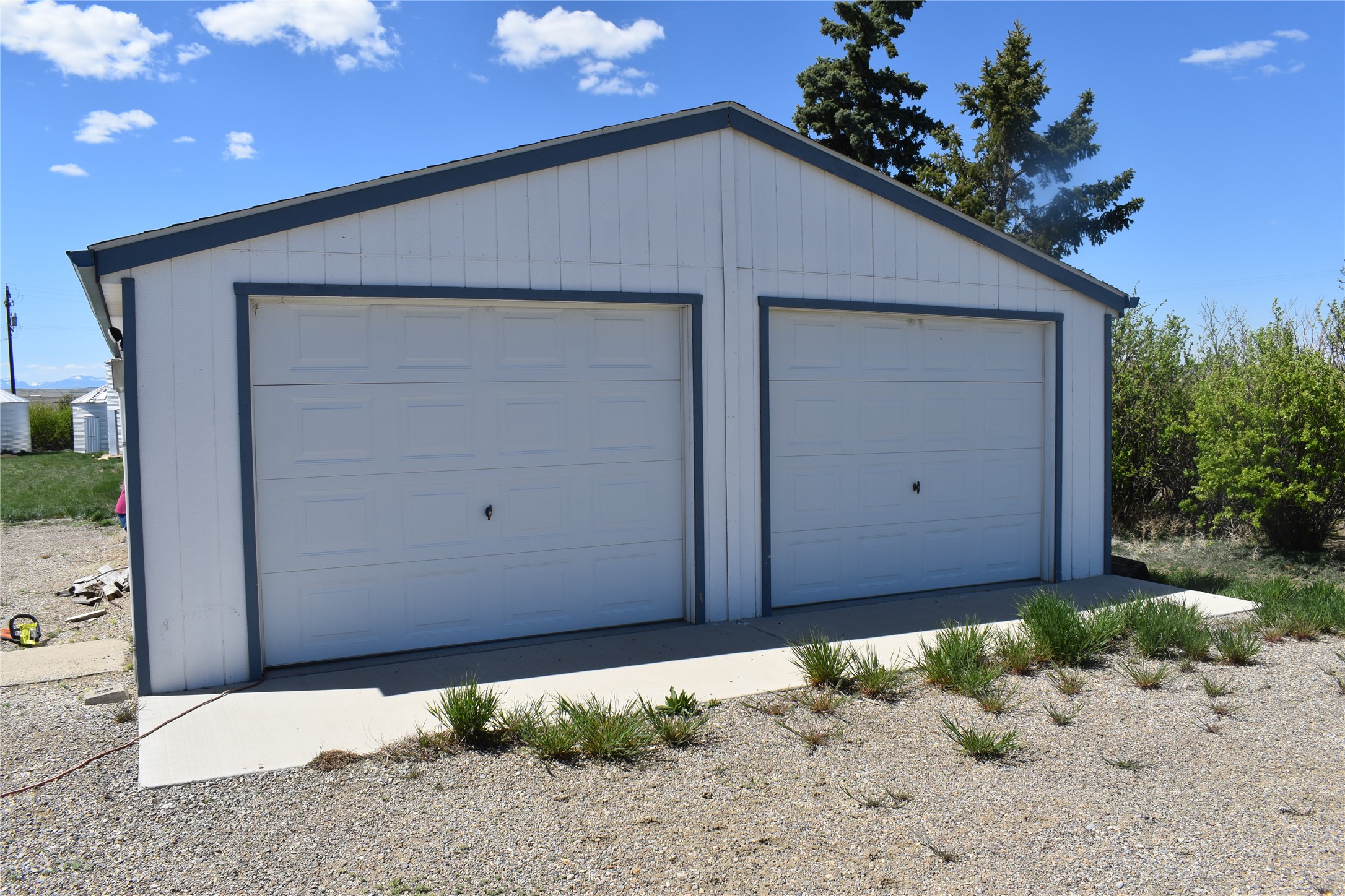 946 Lederer Road Property Photo 3