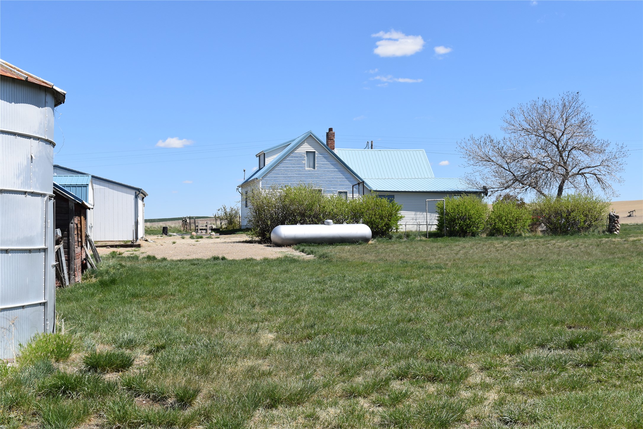 946 Lederer Road Property Photo 6