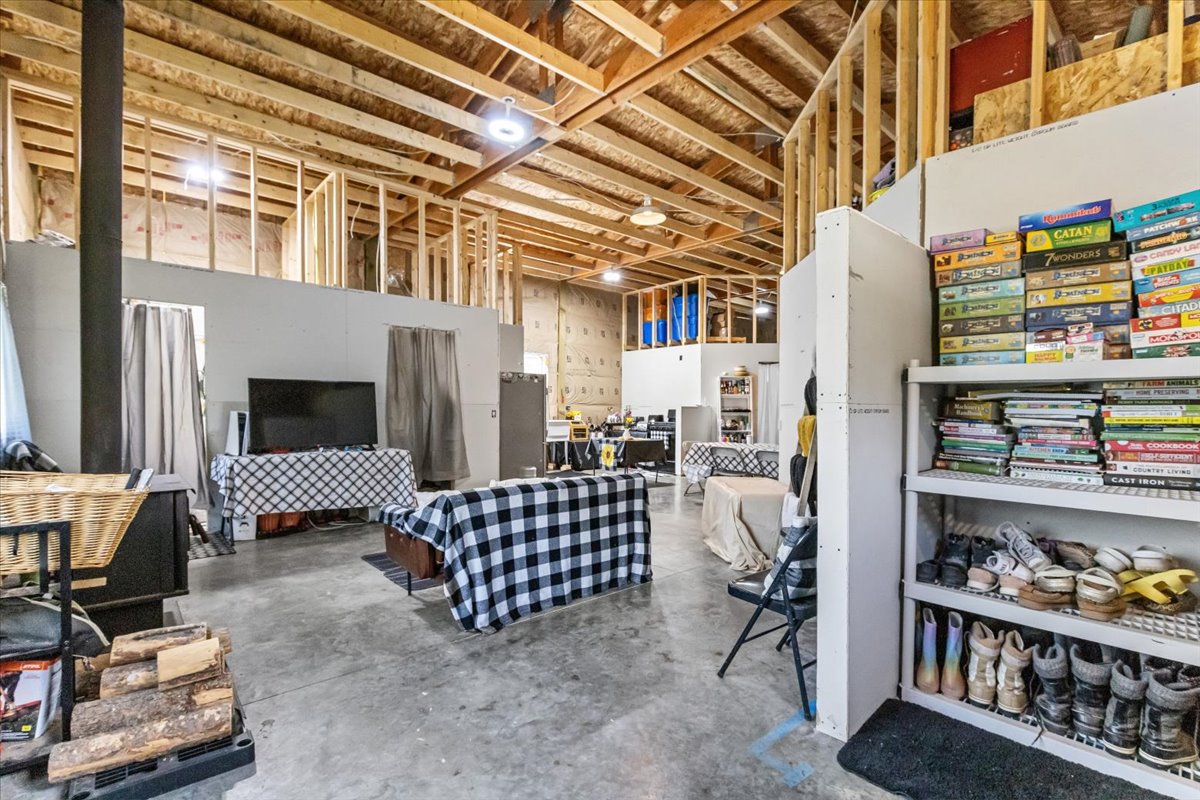 3056 Tobacco Road Property Photo 4