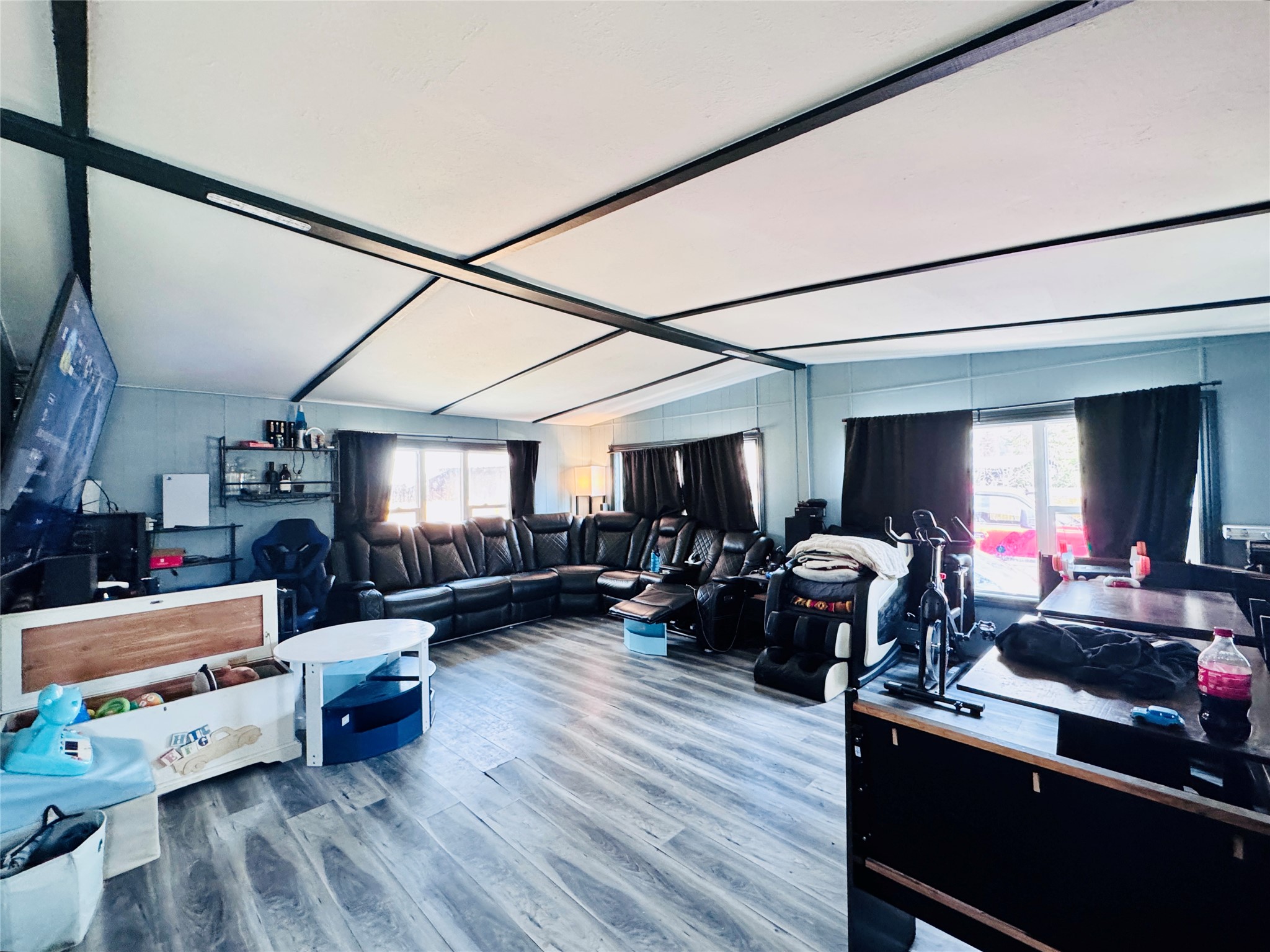 105 Hoffman Draw Property Photo 1