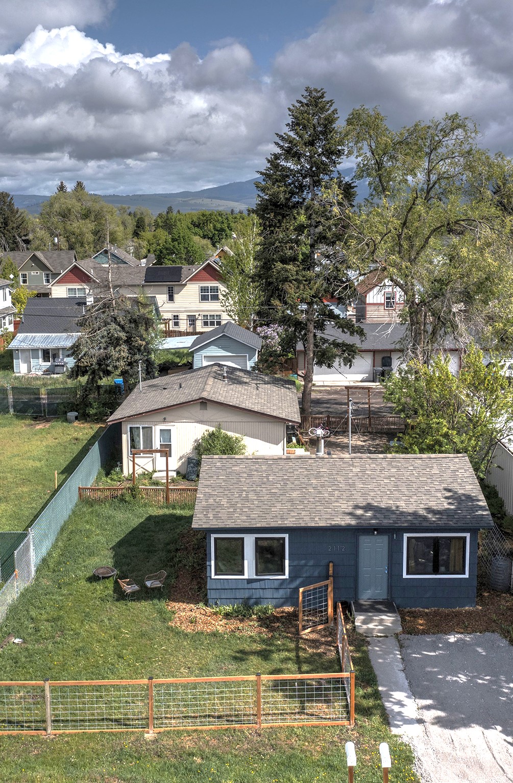 2112 & 2112 1/2 W Central Avenue