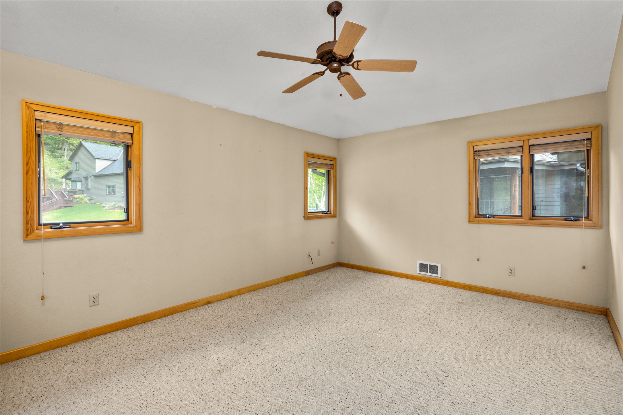 259 Eagle Bend Drive Property Photo 27