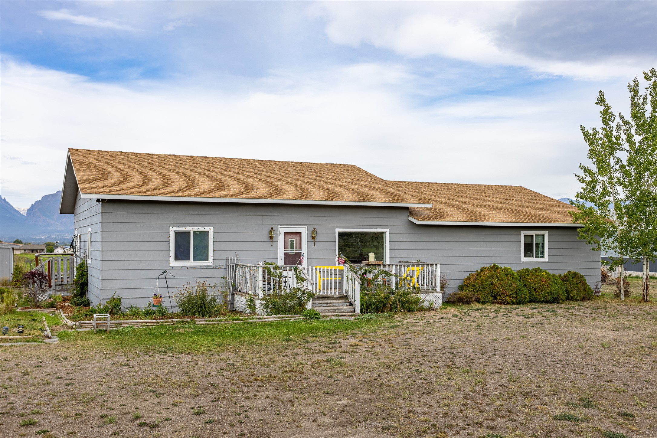 877 Oil Well Road Property Photo 1