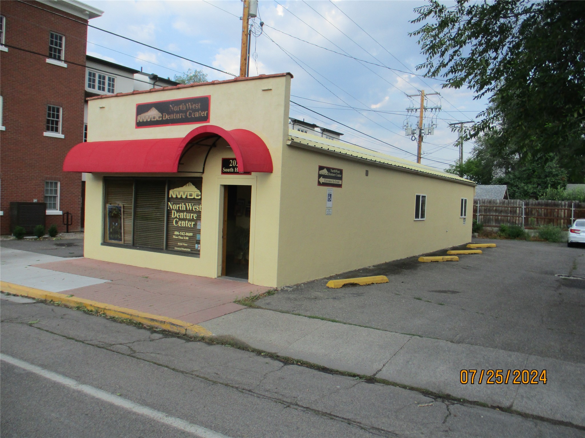 2021 S Higgins Avenue Property Photo 1