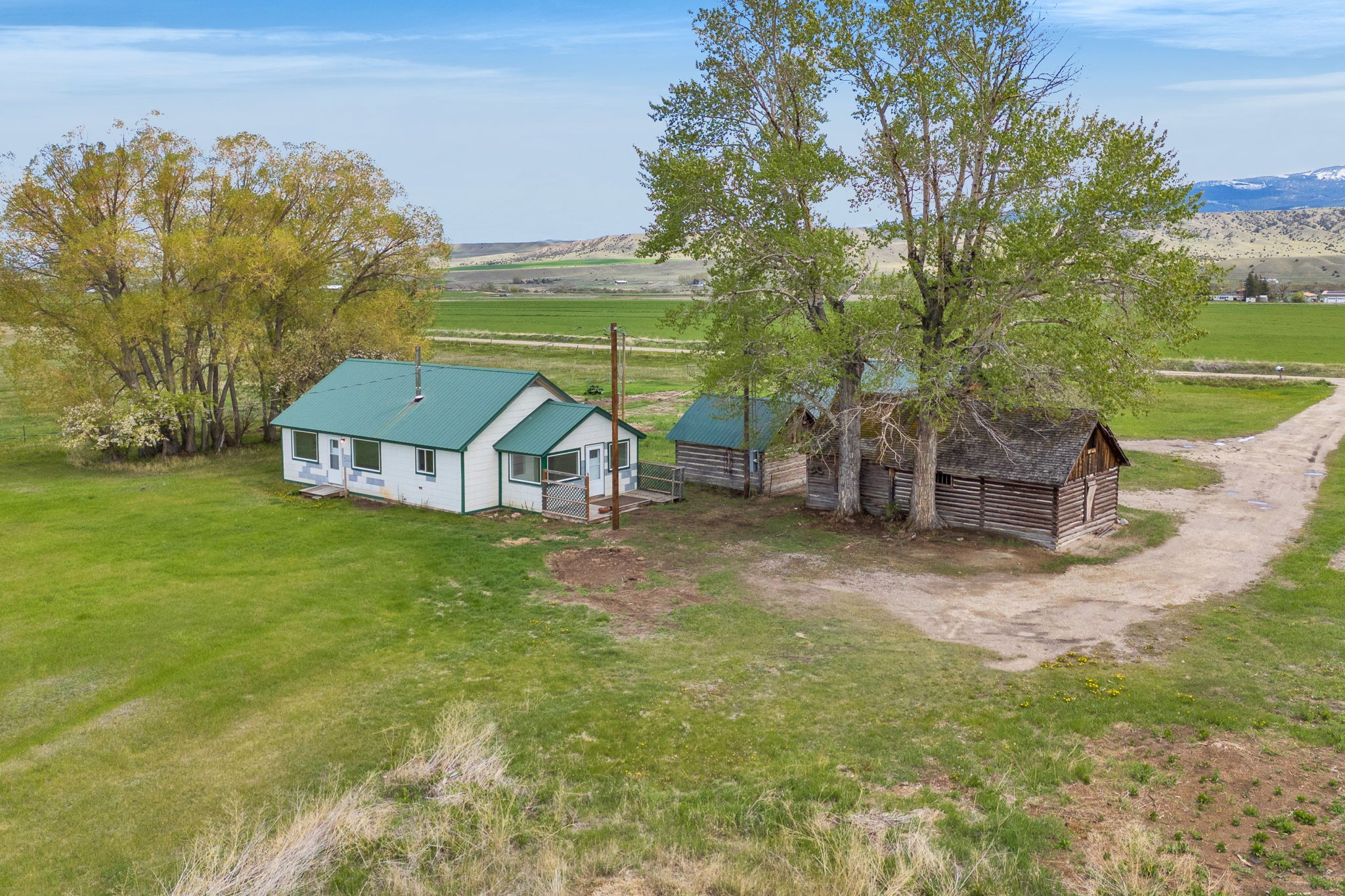1680 W River Road Property Photo 6
