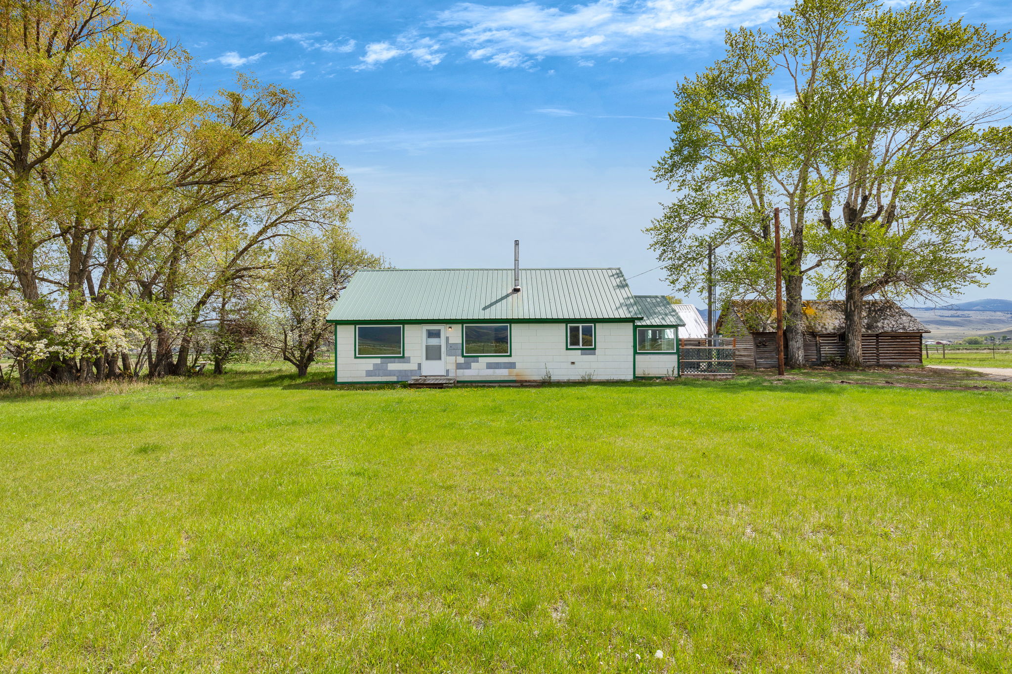 1680 W River Road Property Photo 8
