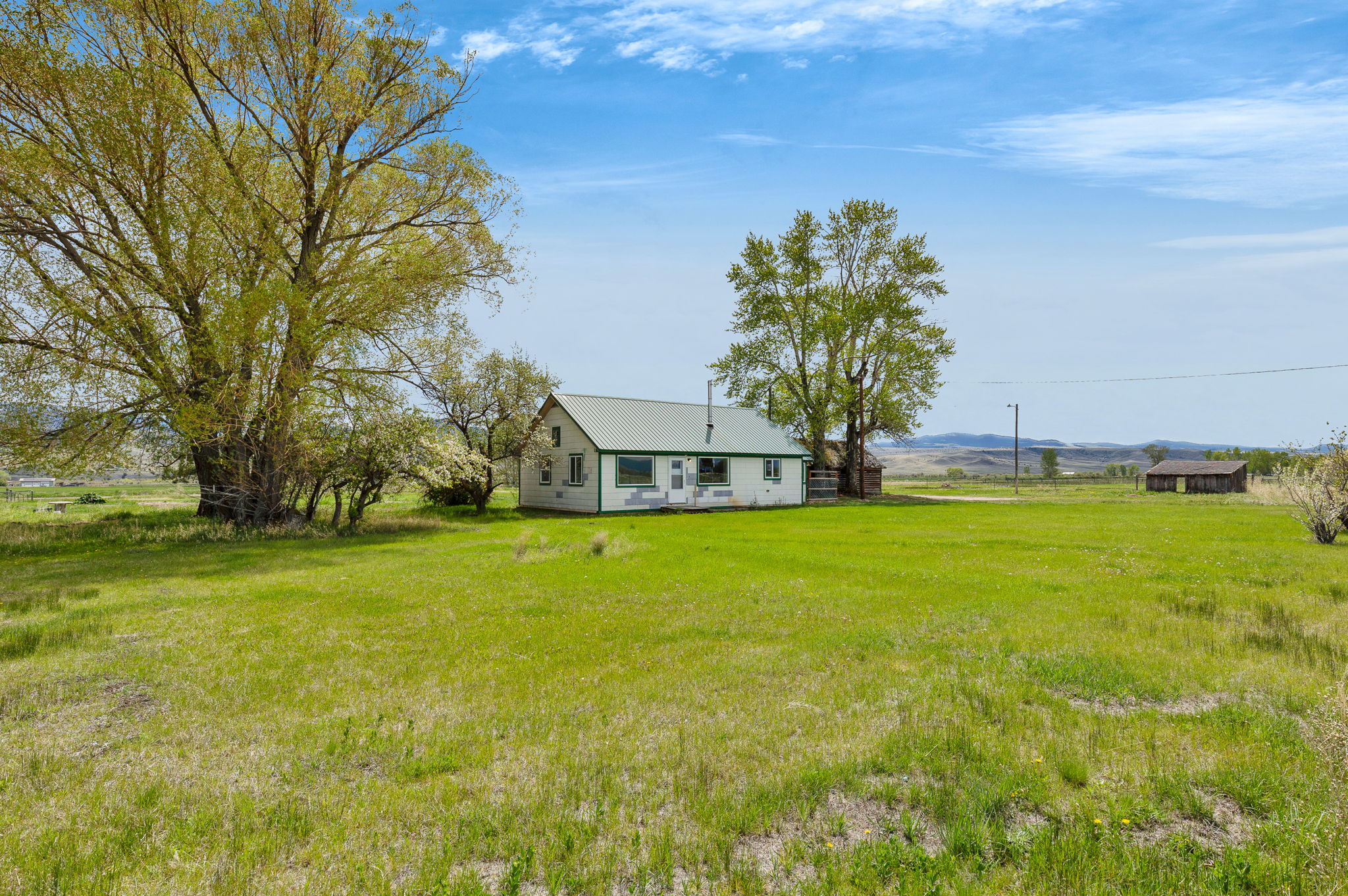 1680 W River Road Property Photo 9