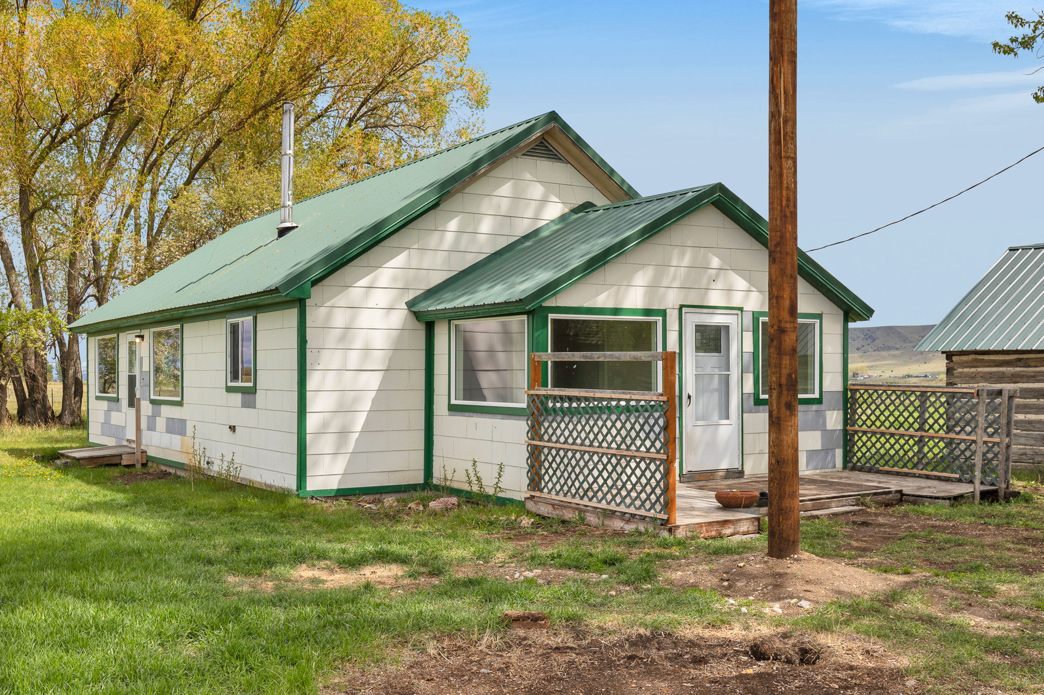1680 W River Road Property Photo 10