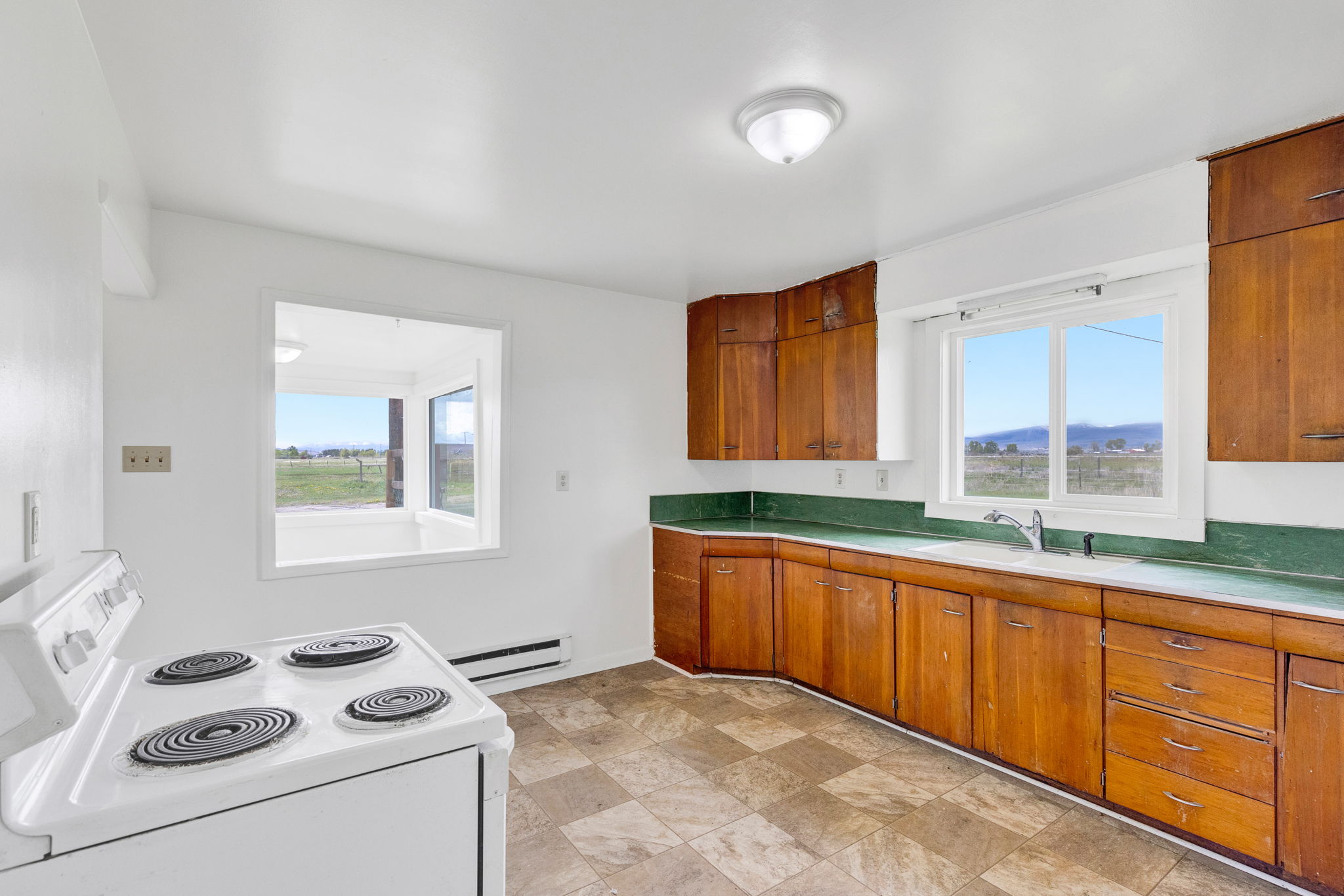 1680 W River Road Property Photo 17