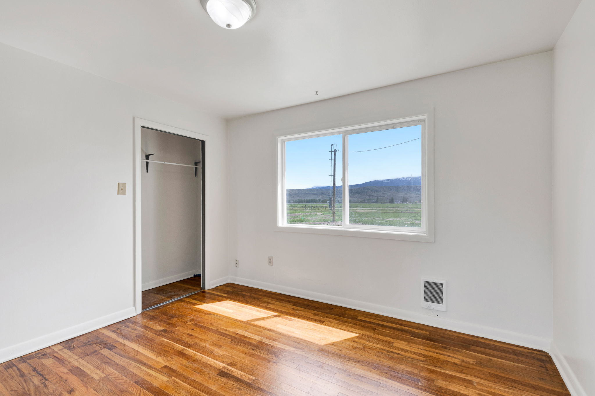 1680 W River Road Property Photo 19