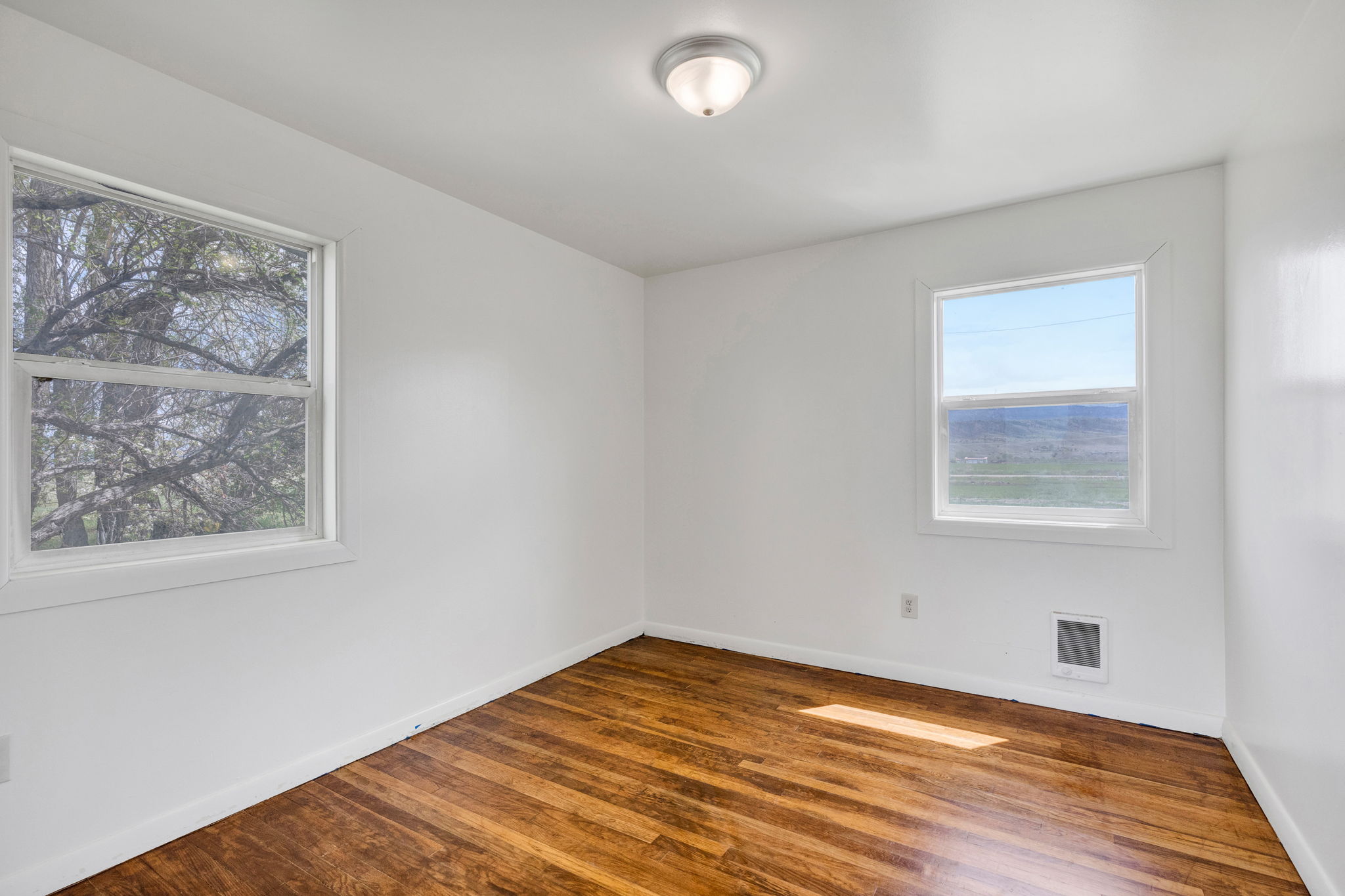 1680 W River Road Property Photo 22
