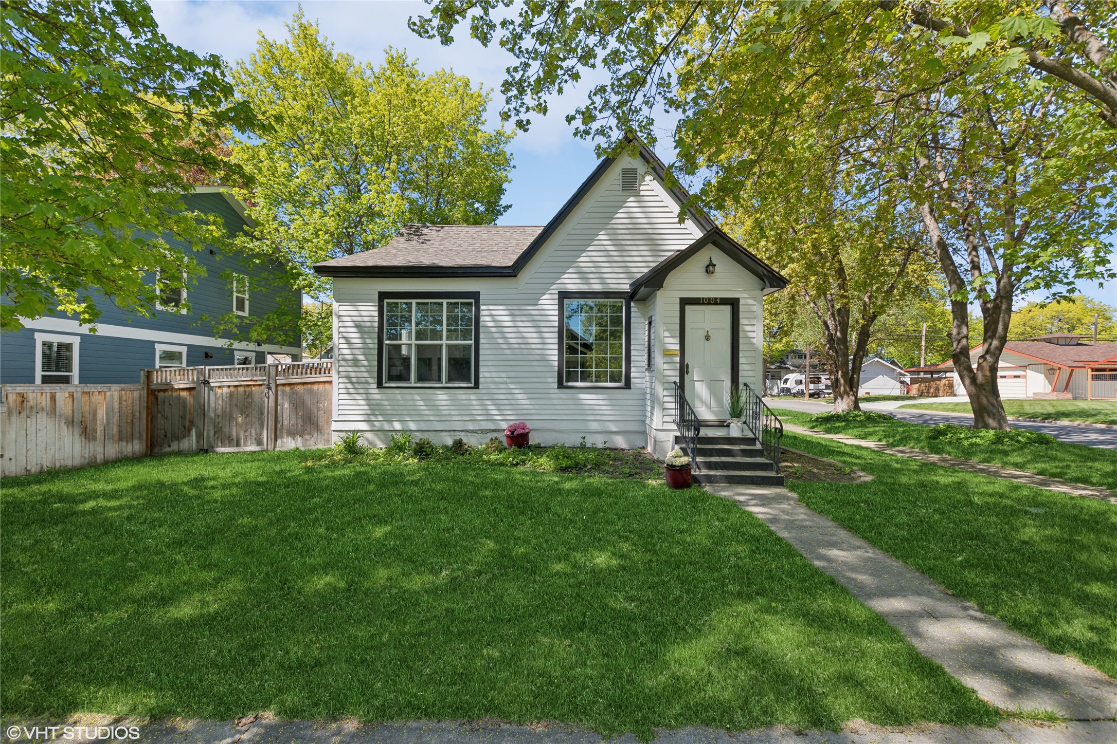 1004 2nd Avenue E Property Photo 1