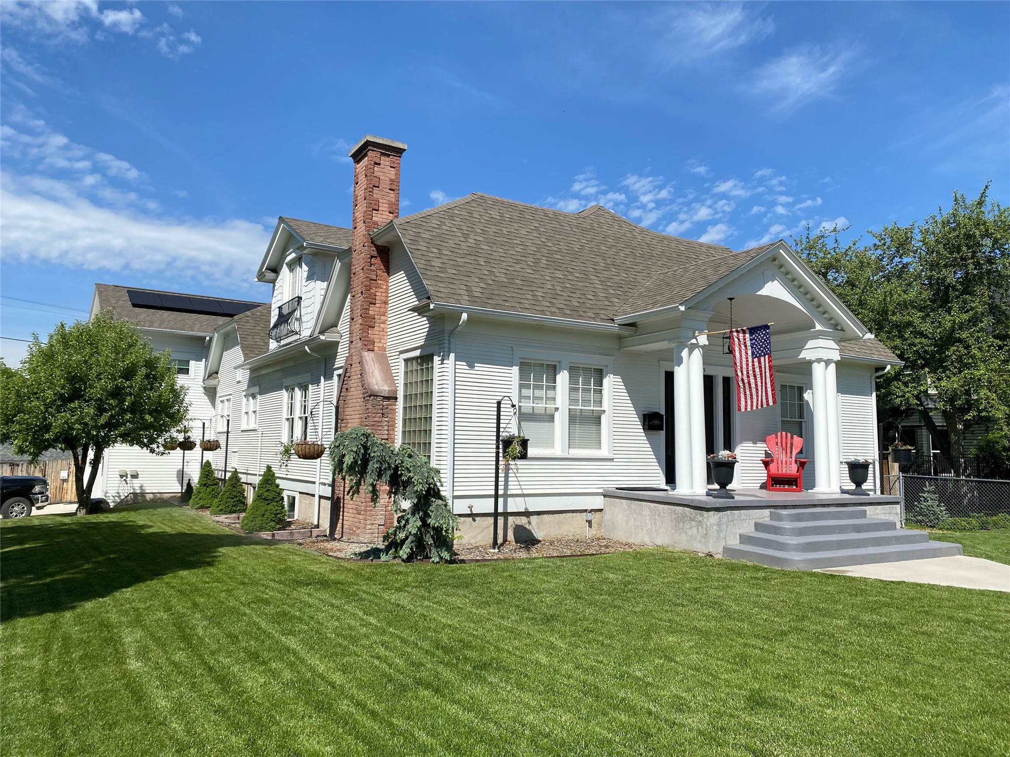 442 4th Avenue E Property Photo