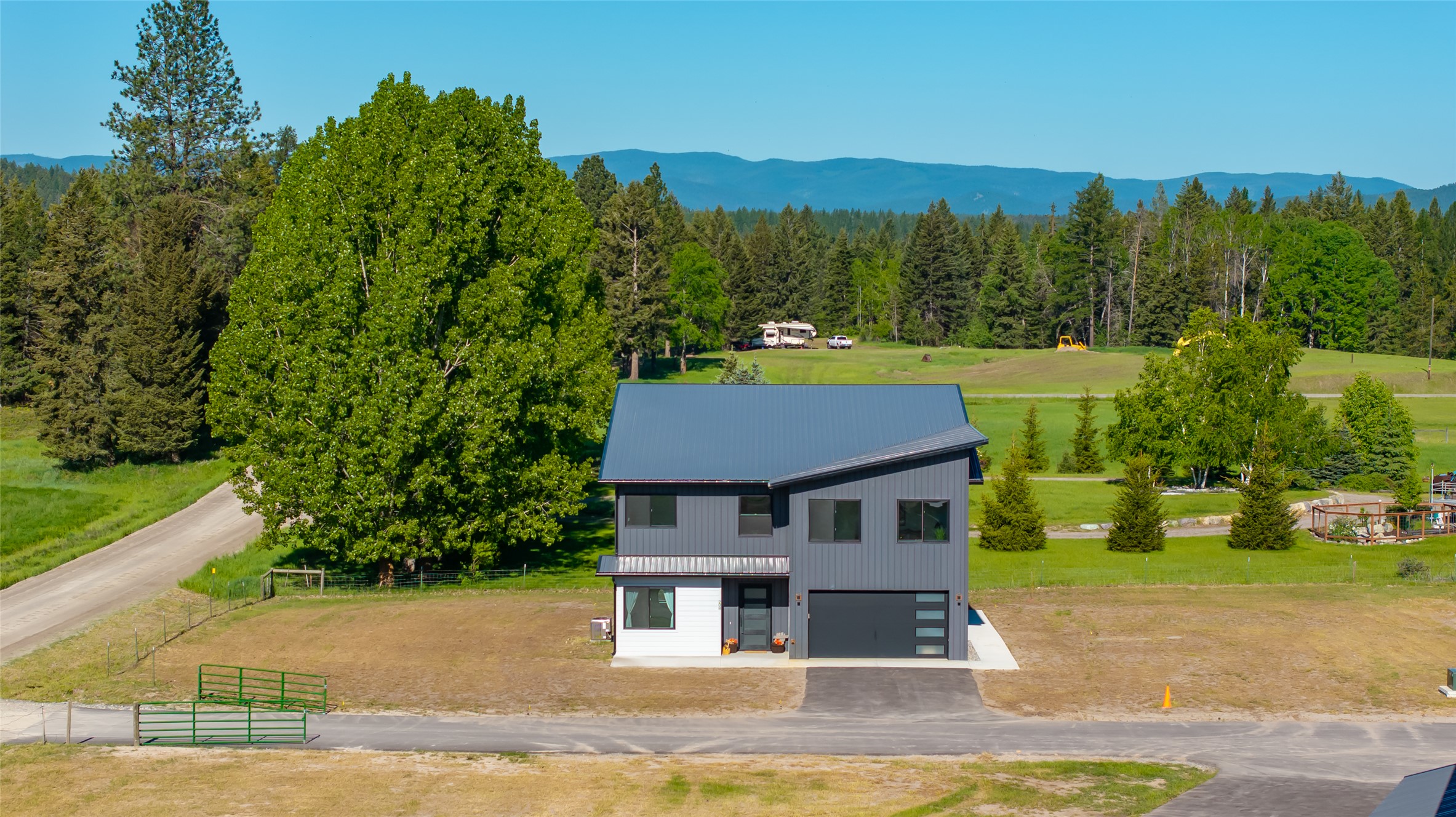208 Cowboy Drive Property Photo 2