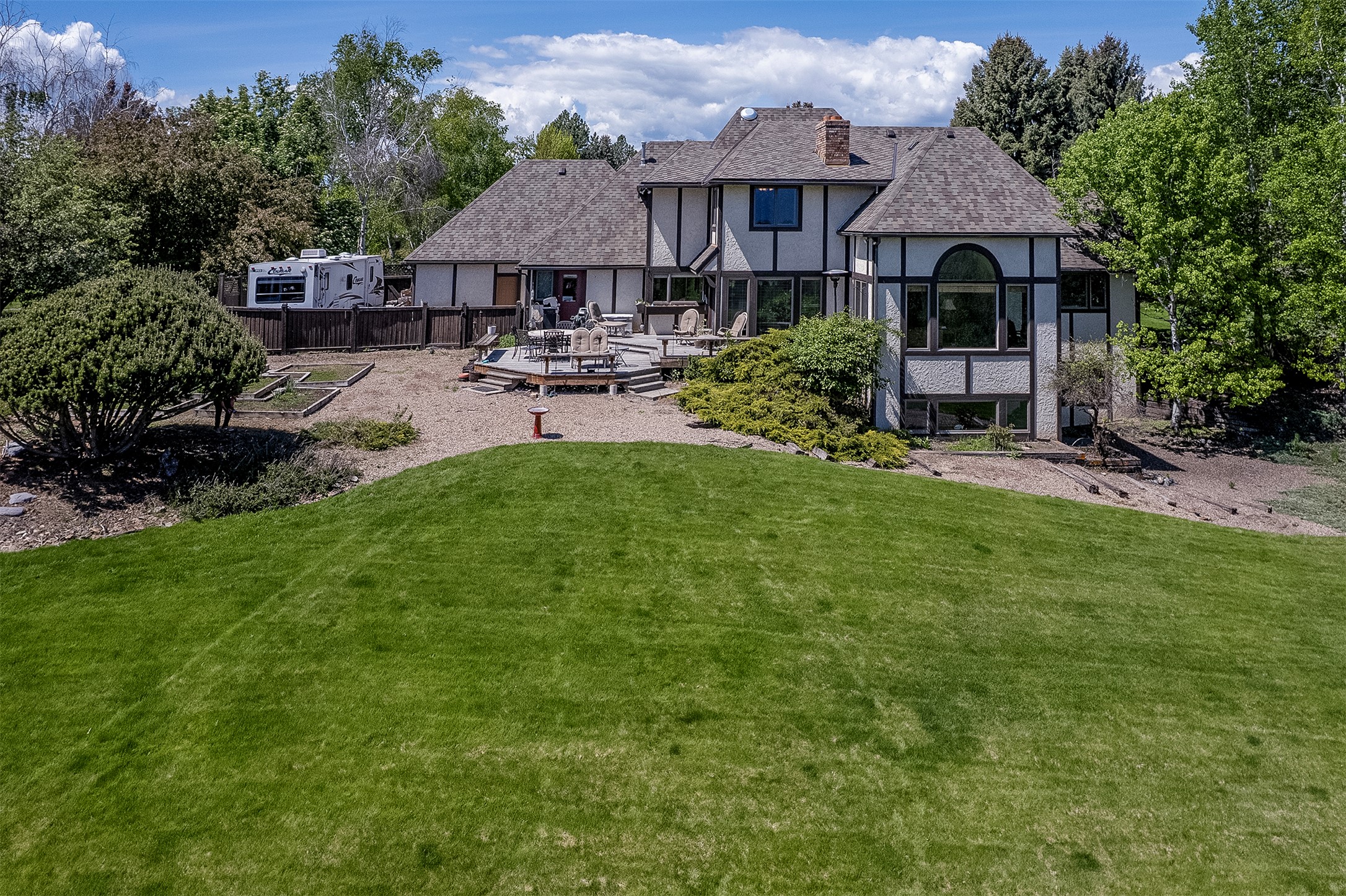 215 Somerset Drive Property Photo