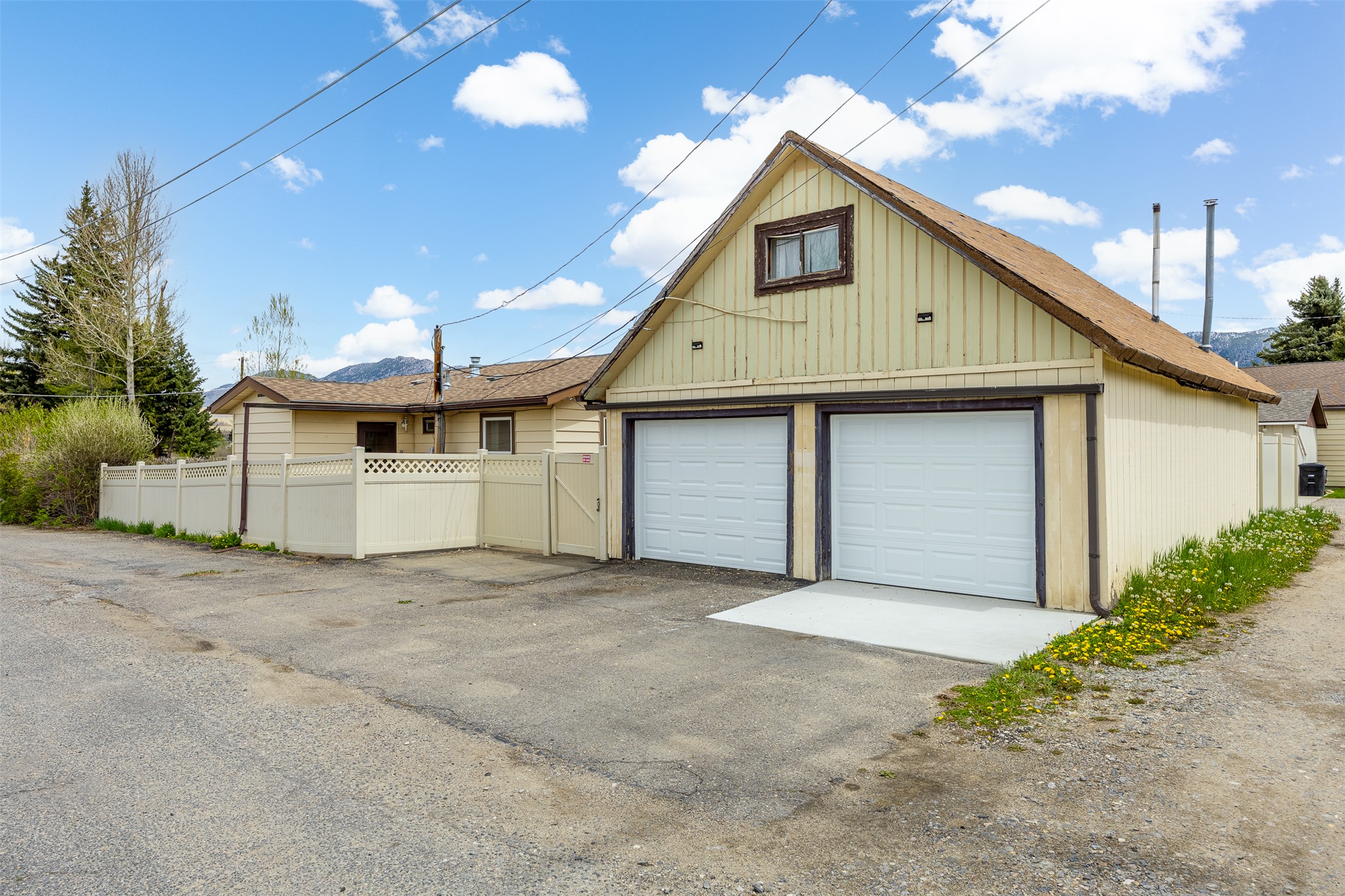 1412 Evans Avenue Property Photo 1